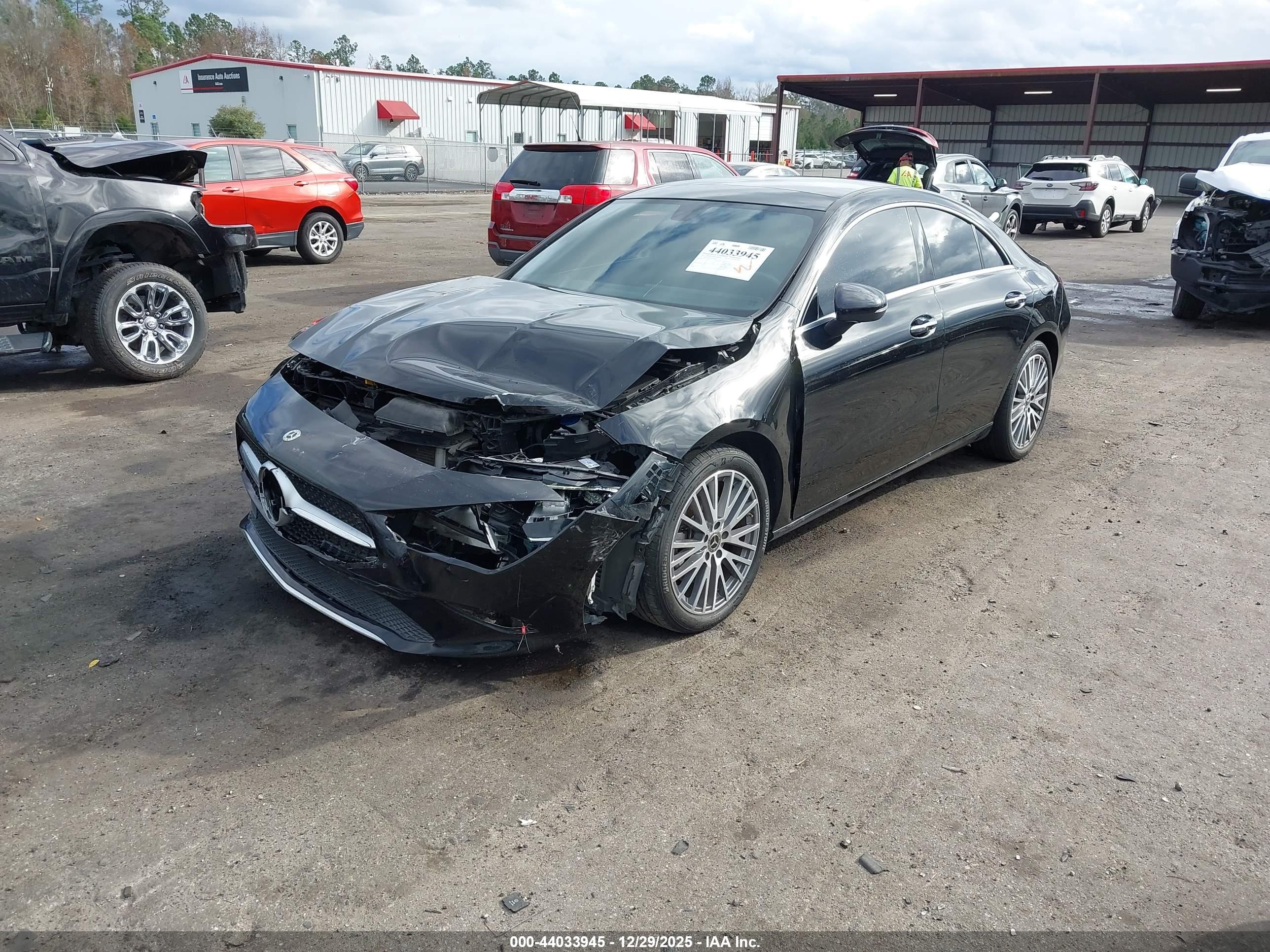MERCEDES-BENZ CLA image 2
