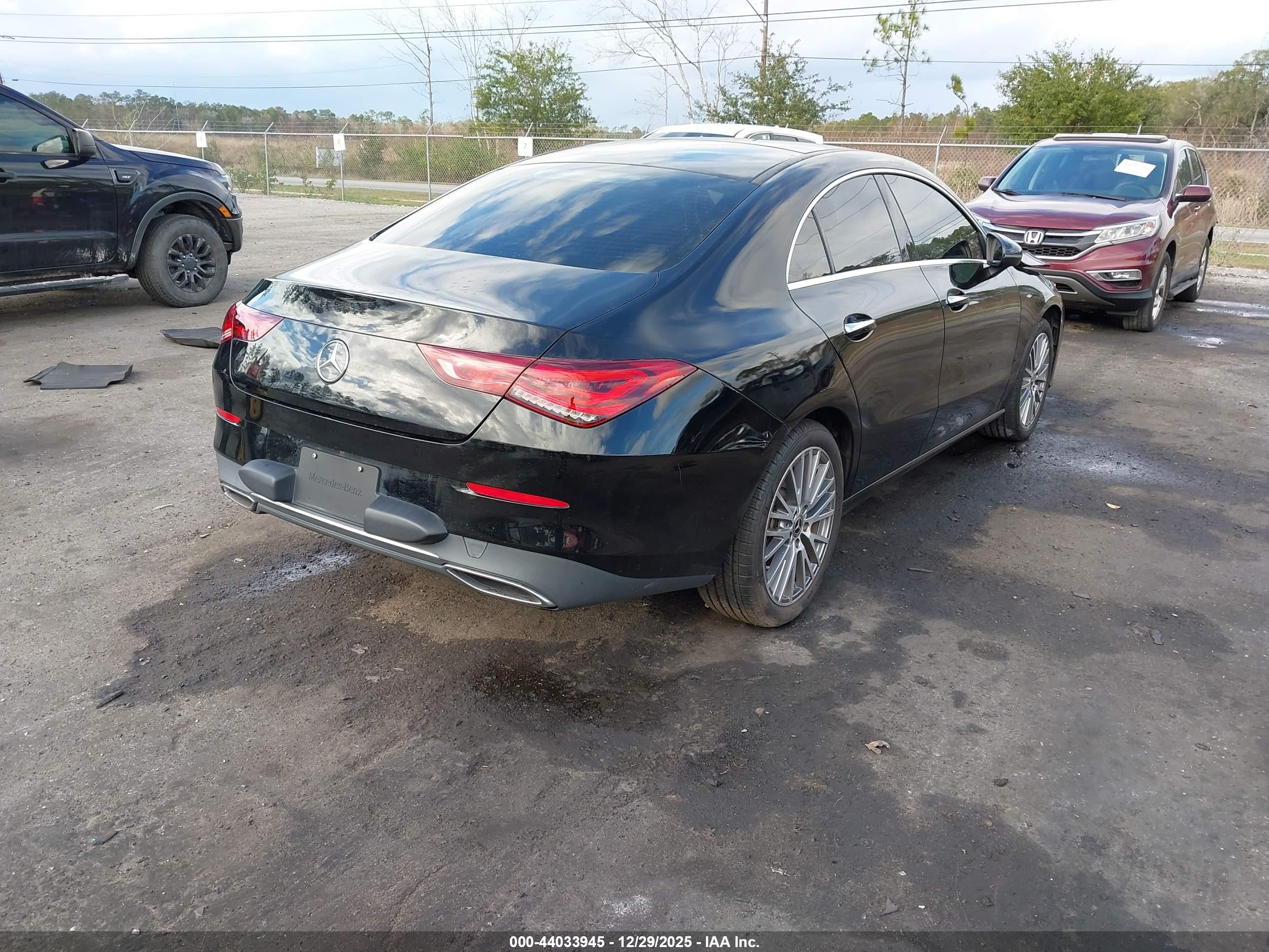 MERCEDES-BENZ CLA image 4
