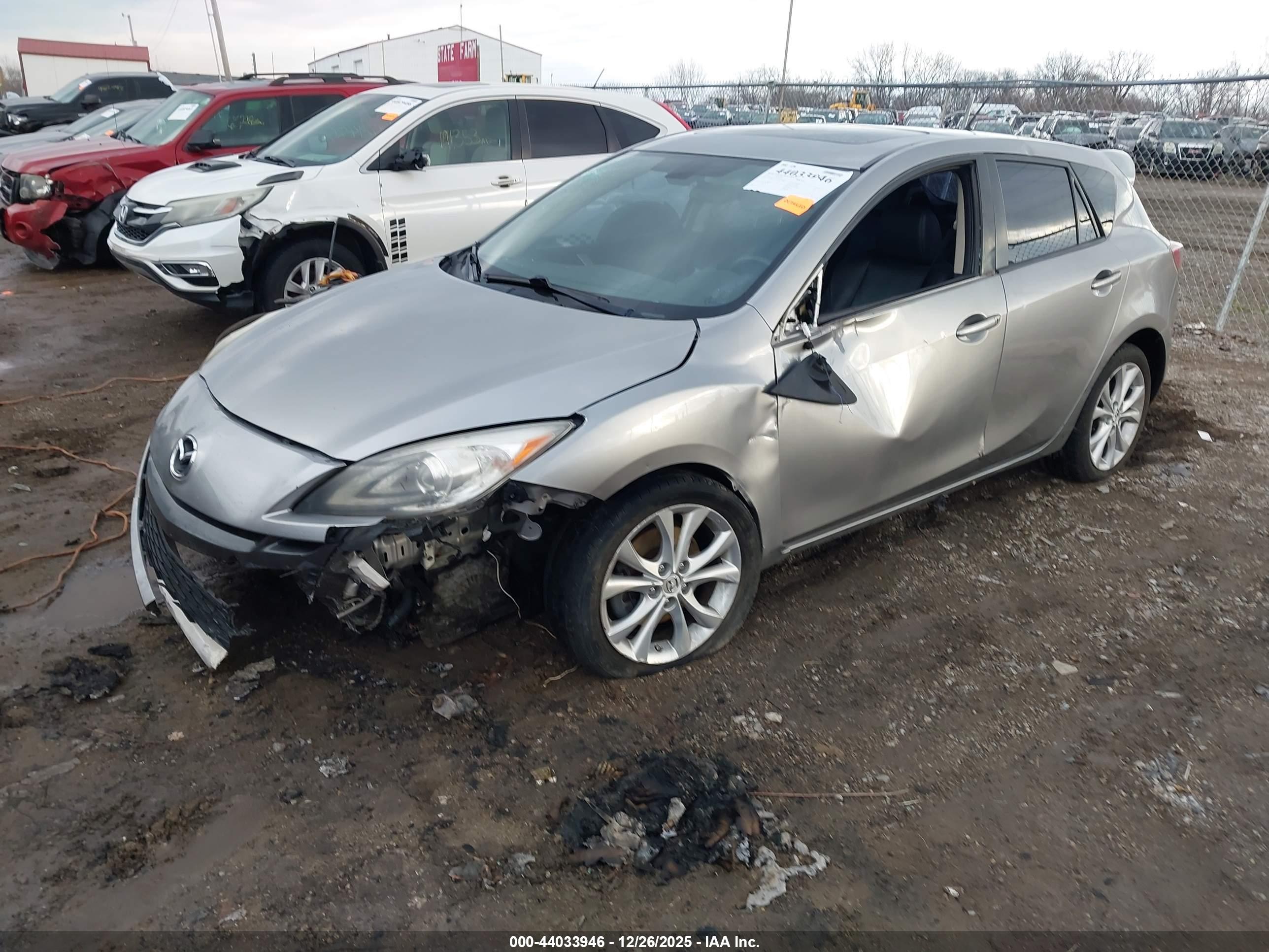 MAZDA MAZDA3 image 2