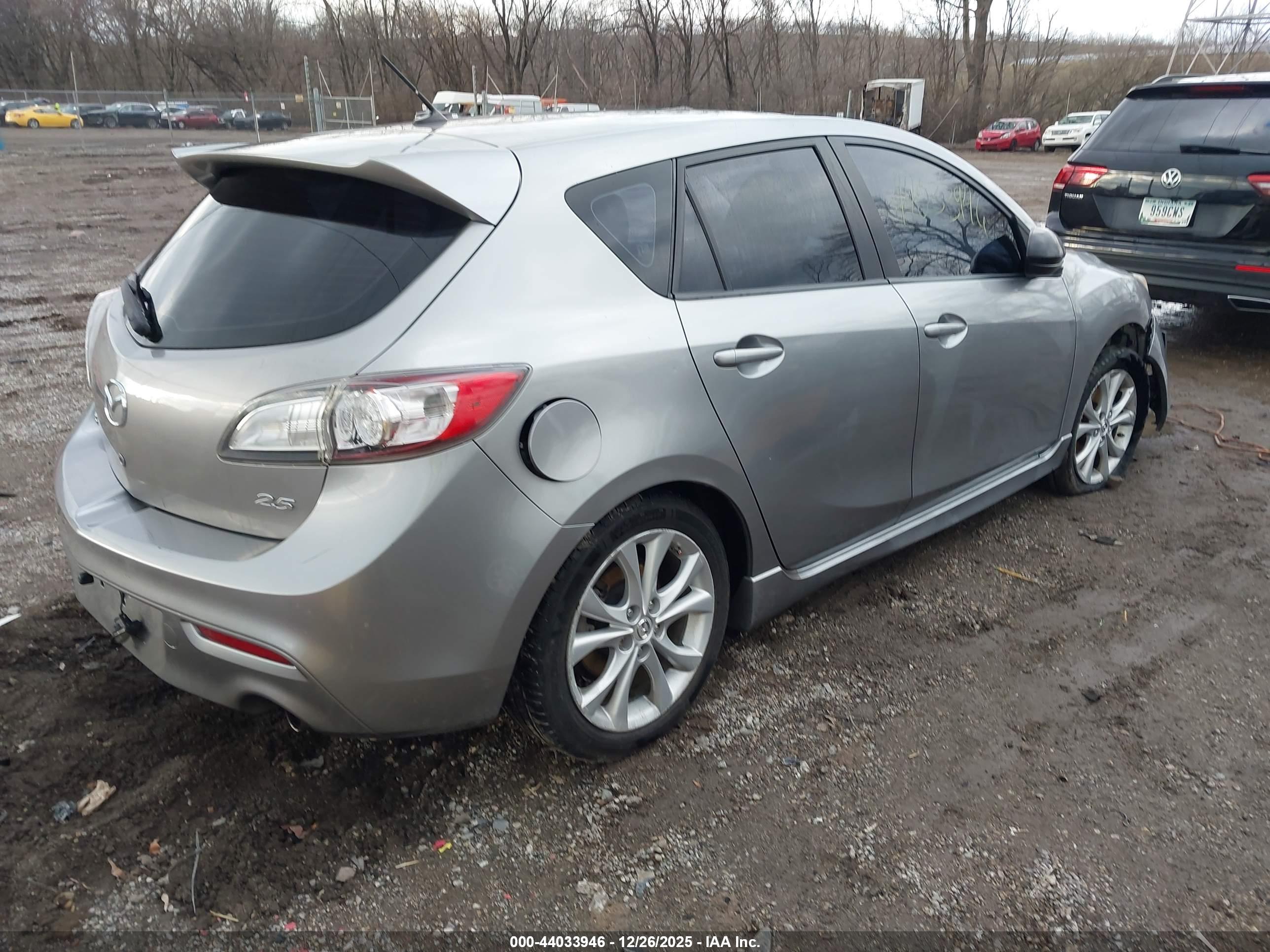 MAZDA MAZDA3 image 4