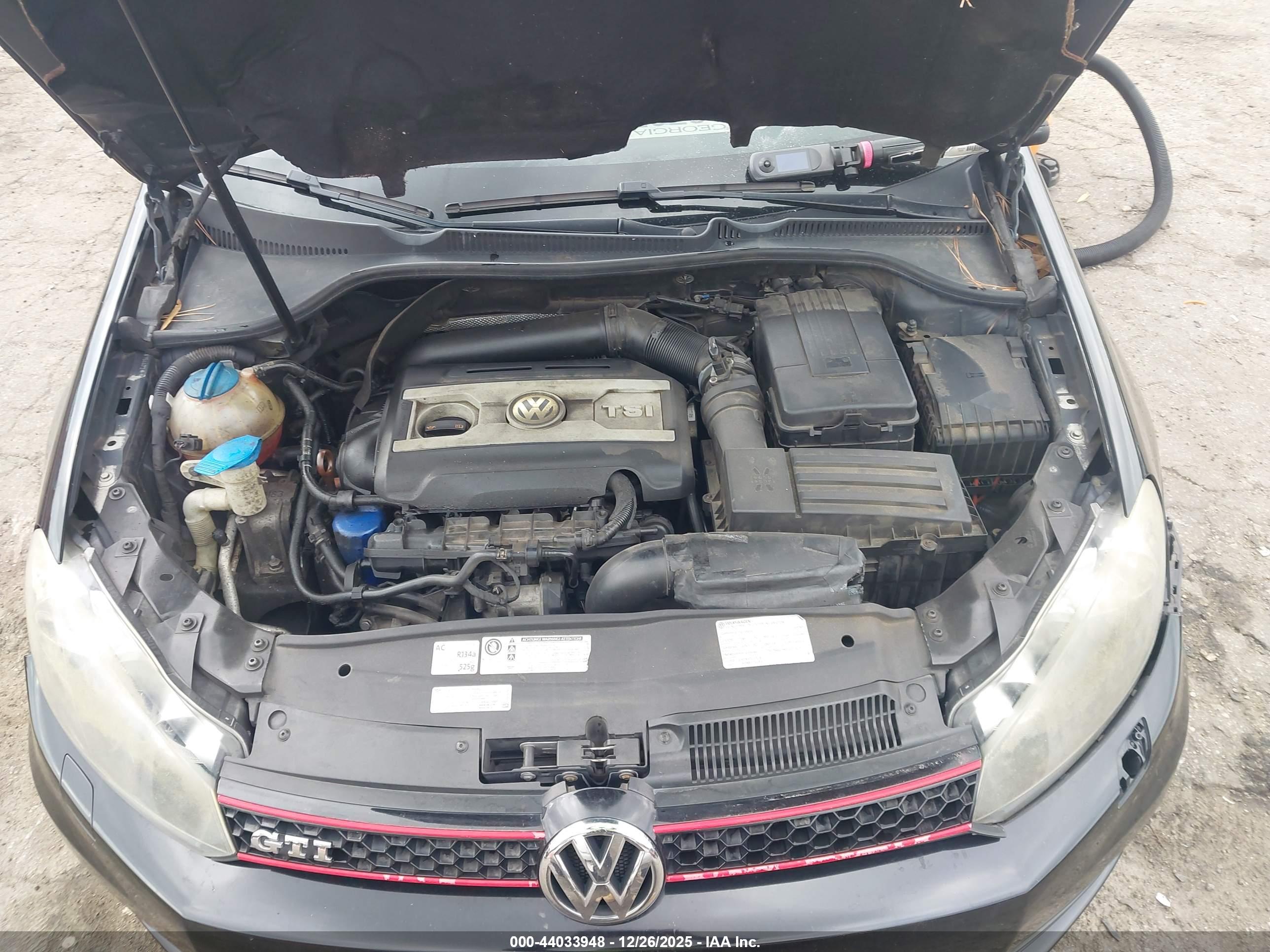 VOLKSWAGEN GTI image 10