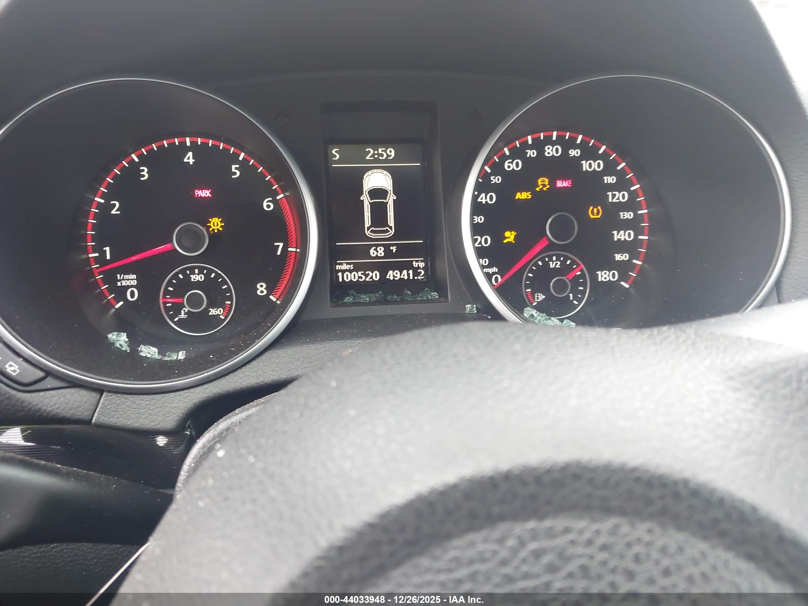 VOLKSWAGEN GTI image 7