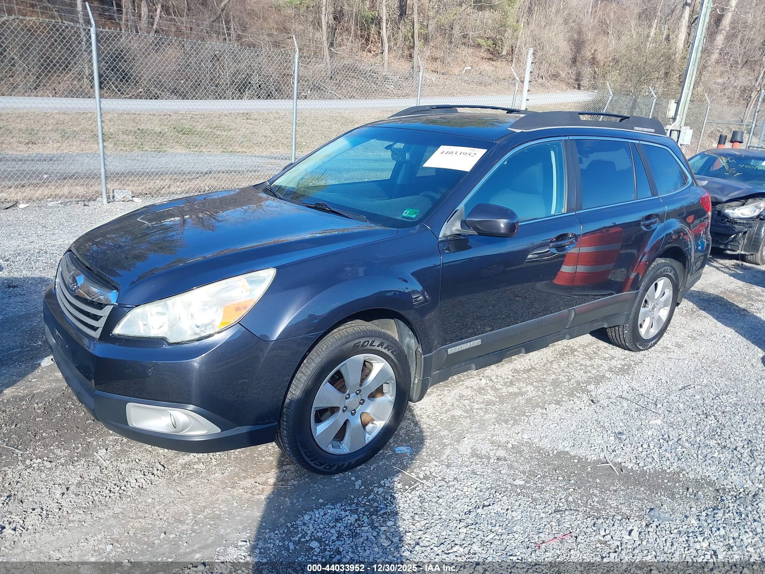 SUBARU OUTBACK image 2