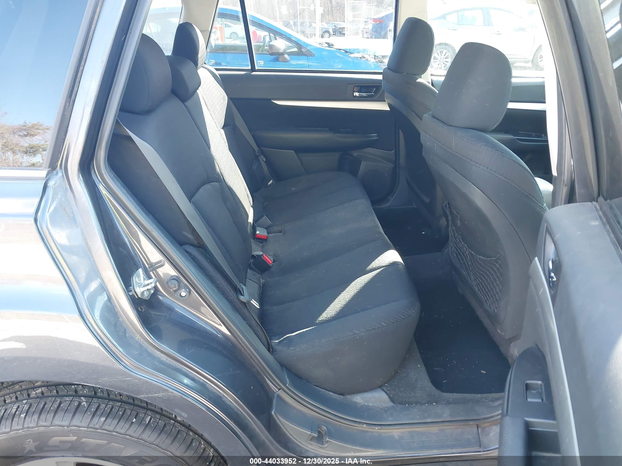 SUBARU OUTBACK image 8