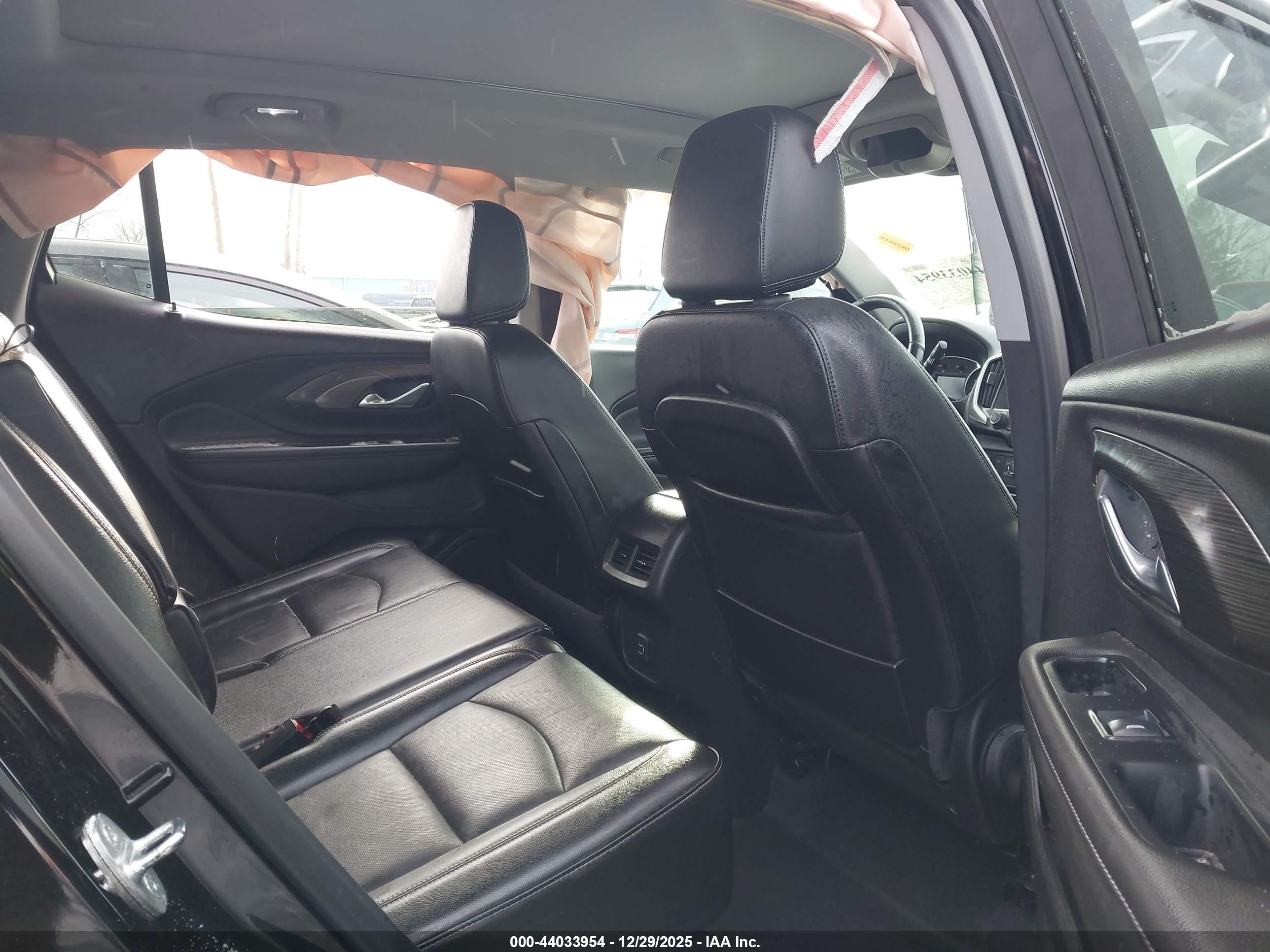 GMC TERRAIN image 8