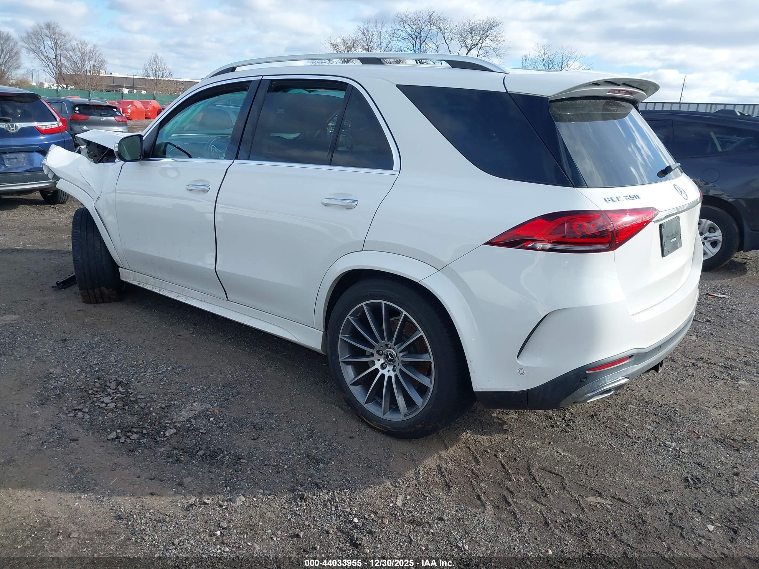 MERCEDES-BENZ GLE image 3