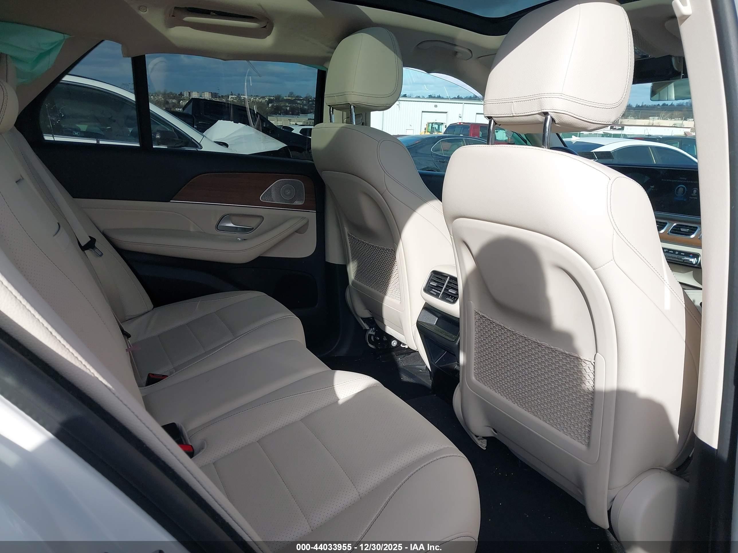 MERCEDES-BENZ GLE image 8
