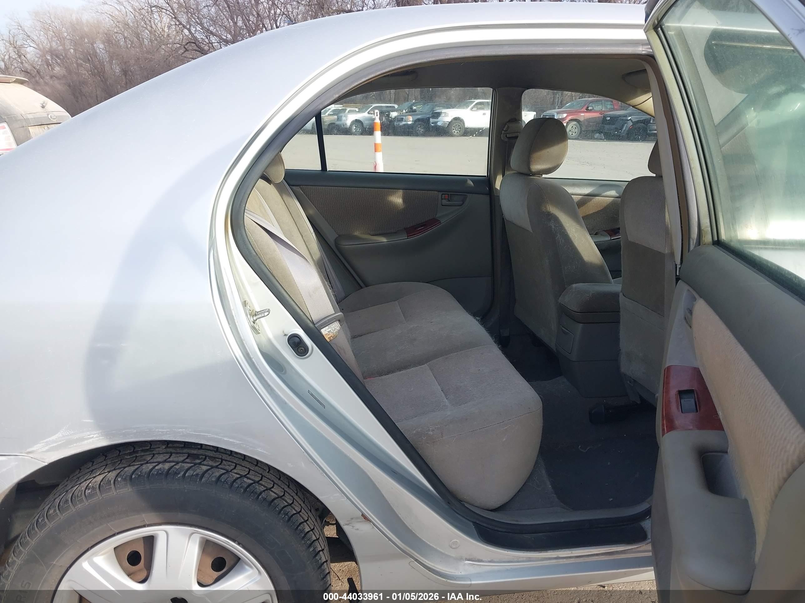 TOYOTA COROLLA image 8