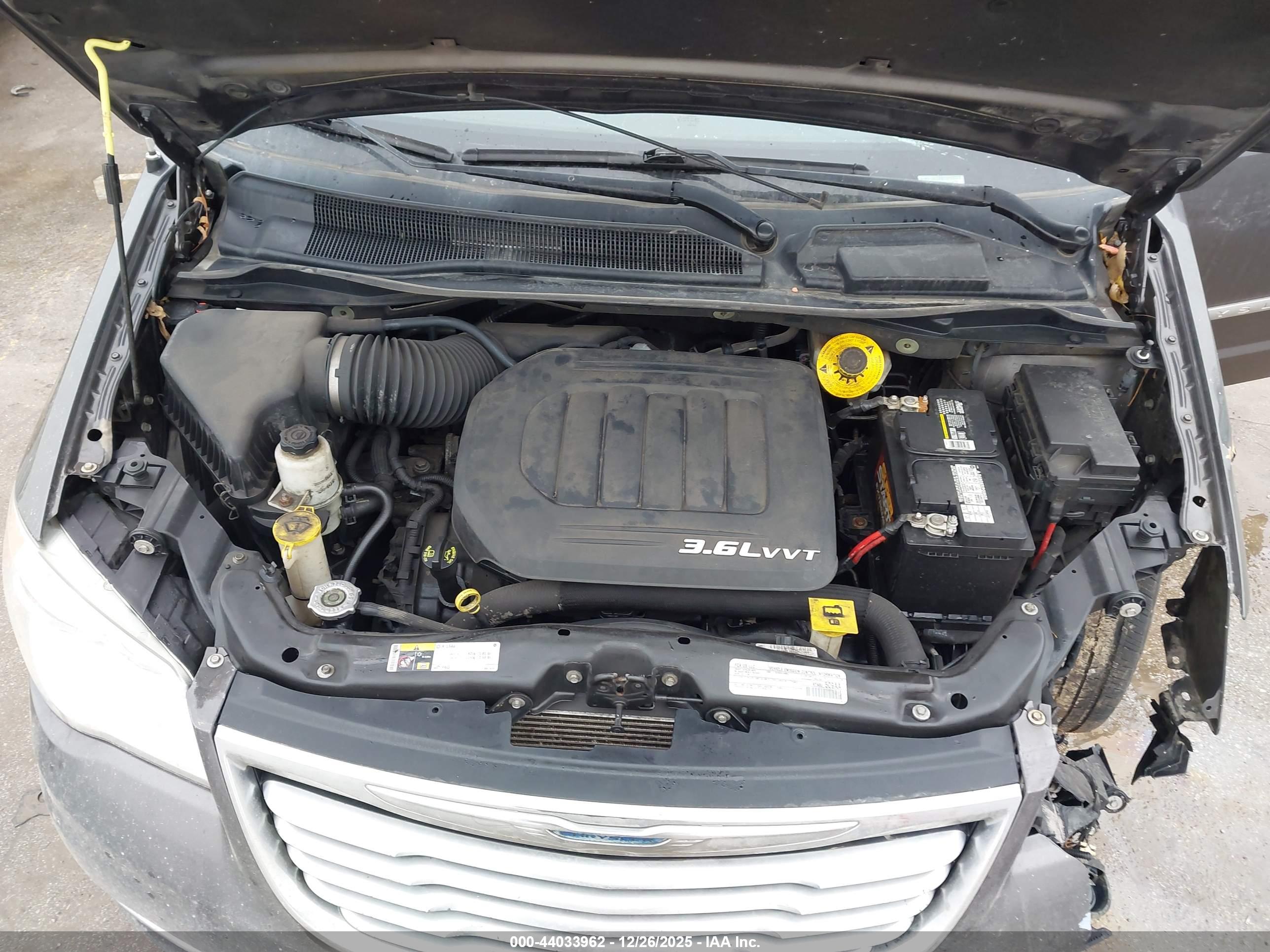 CHRYSLER TOWN image 10