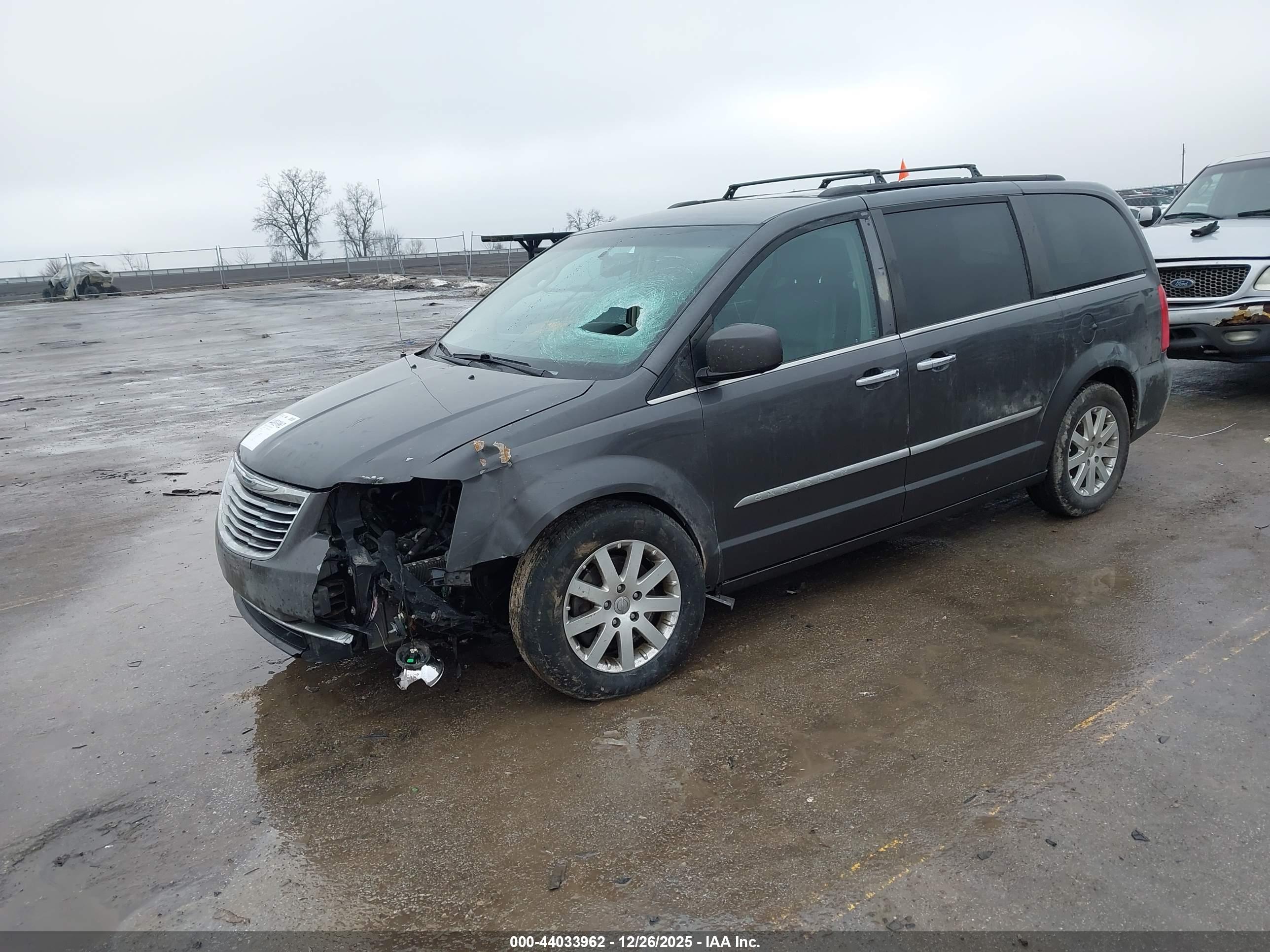 CHRYSLER TOWN image 2