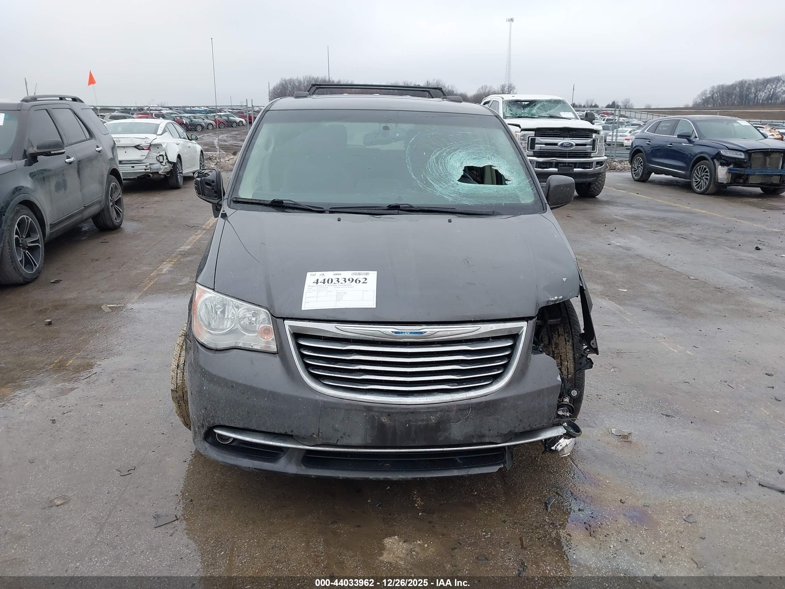 CHRYSLER TOWN image 6