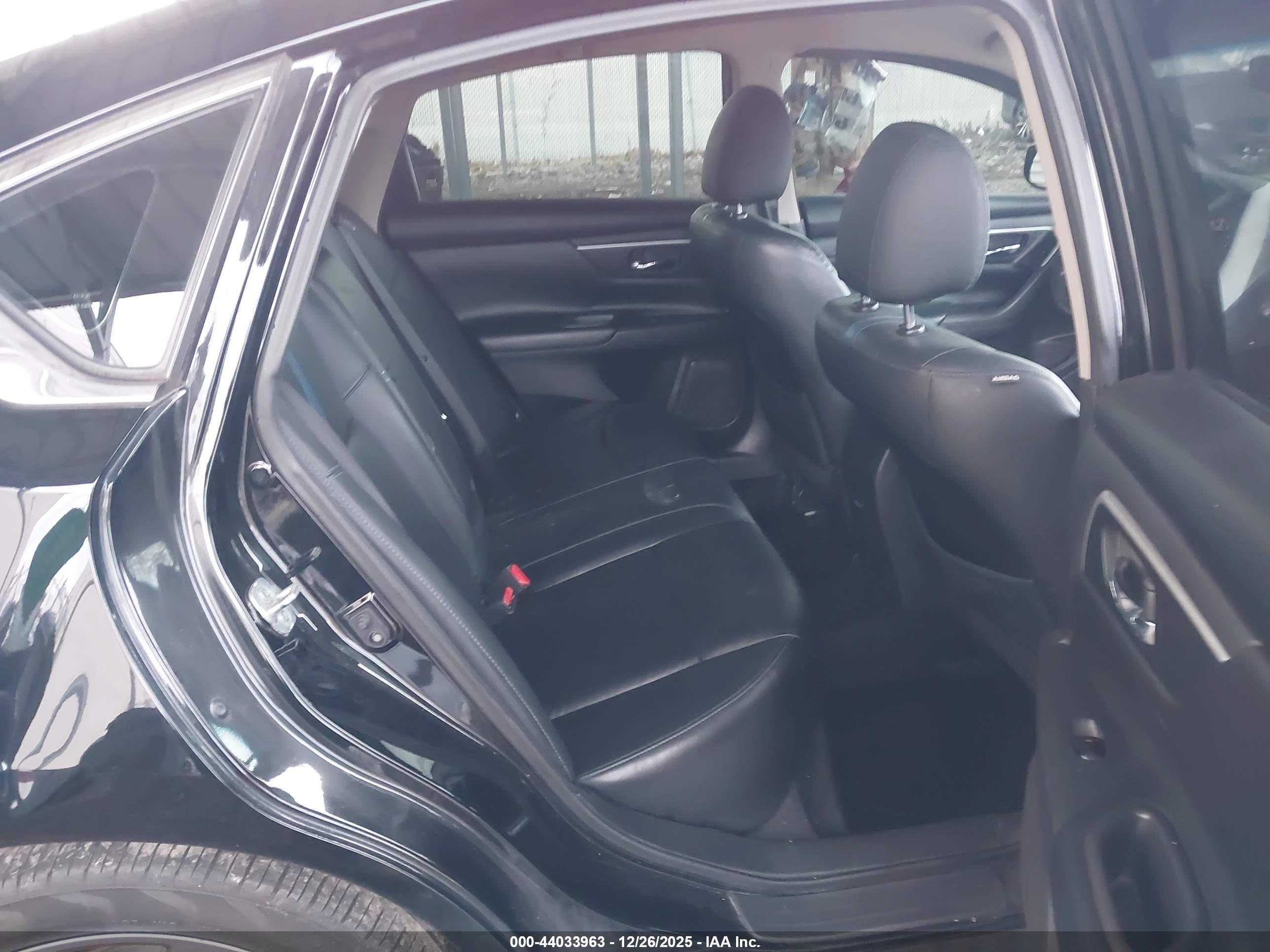 NISSAN ALTIMA image 8