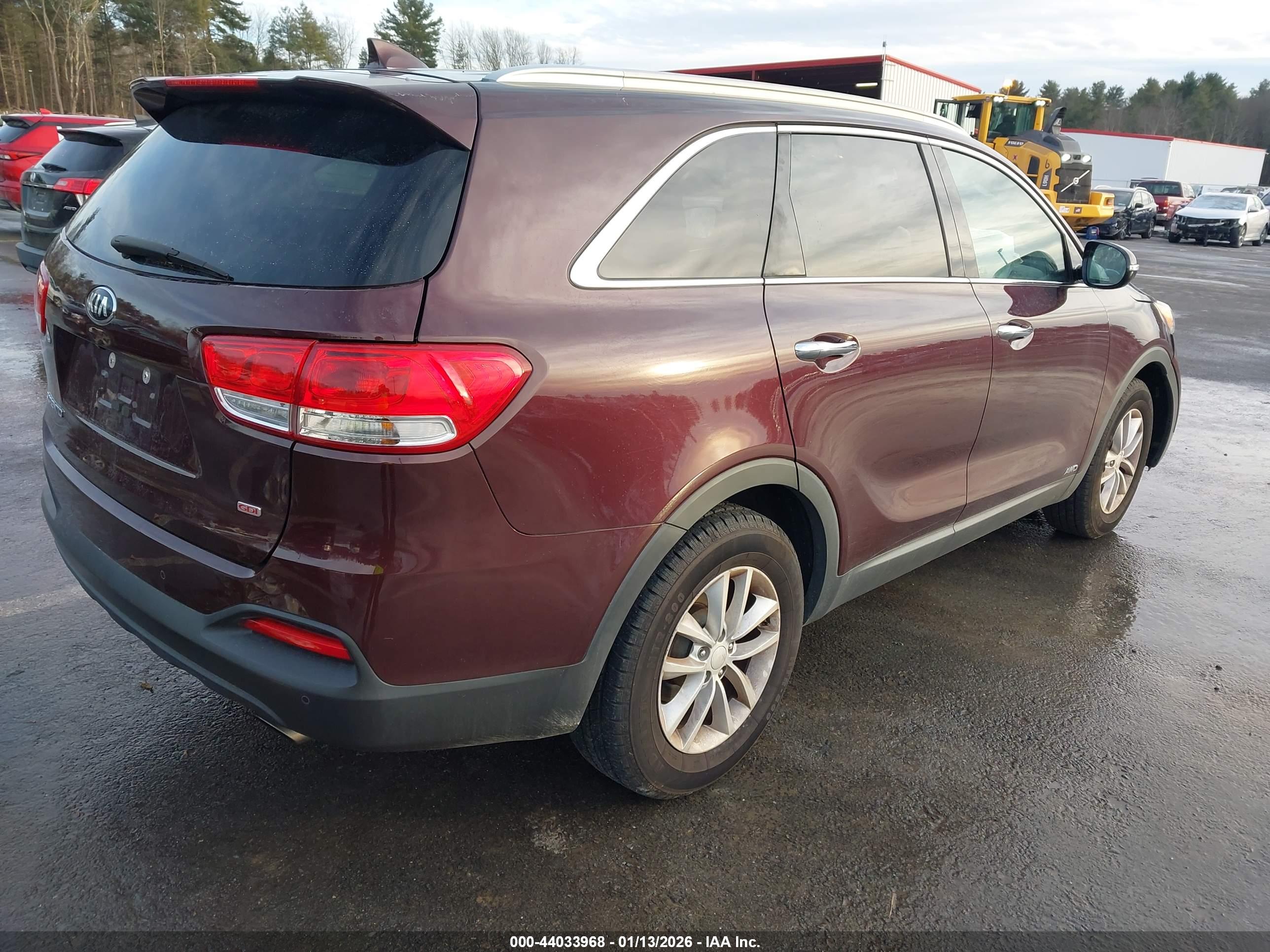 KIA SORENTO image 4