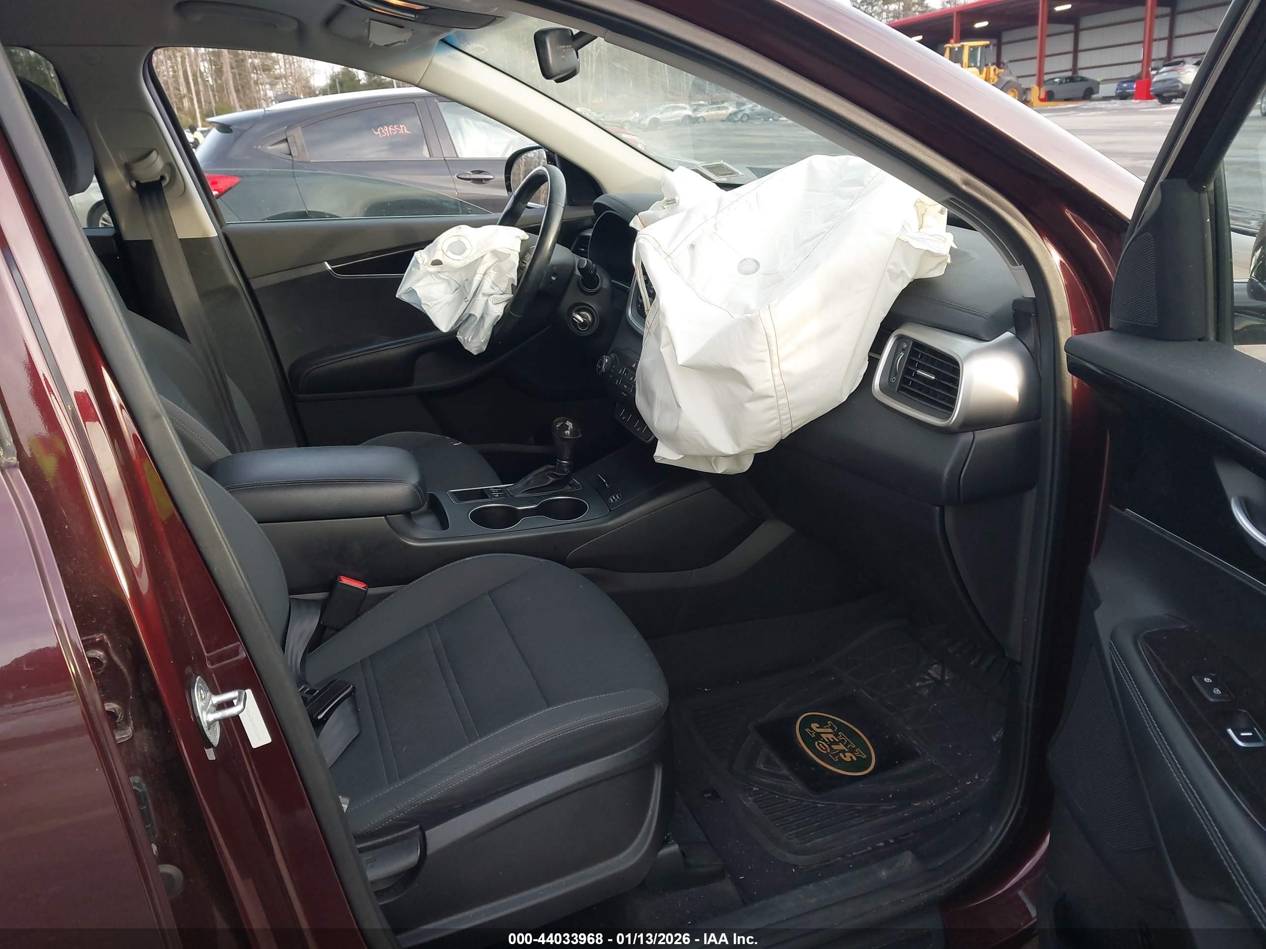 KIA SORENTO image 5