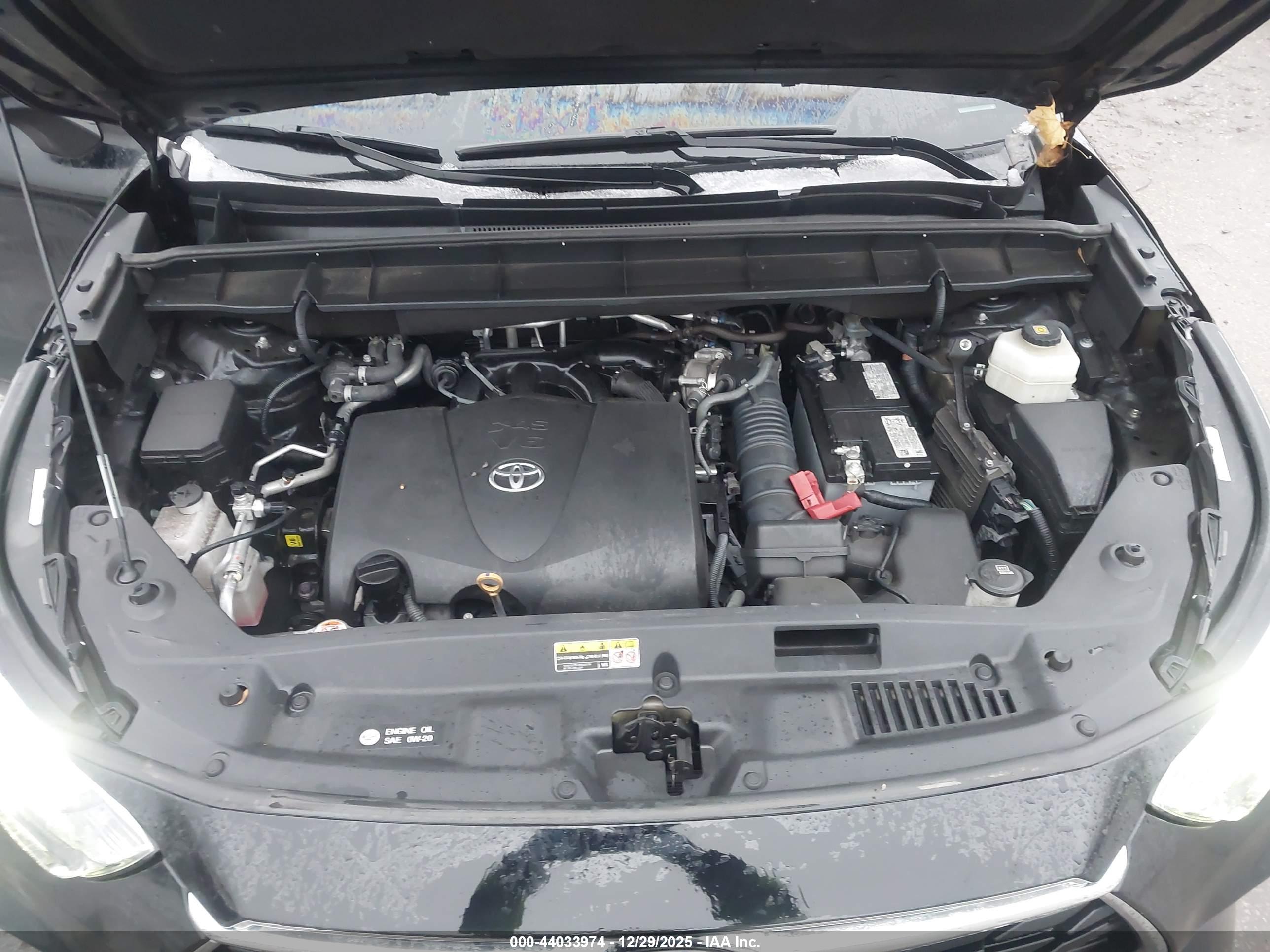 TOYOTA HIGHLANDER image 10