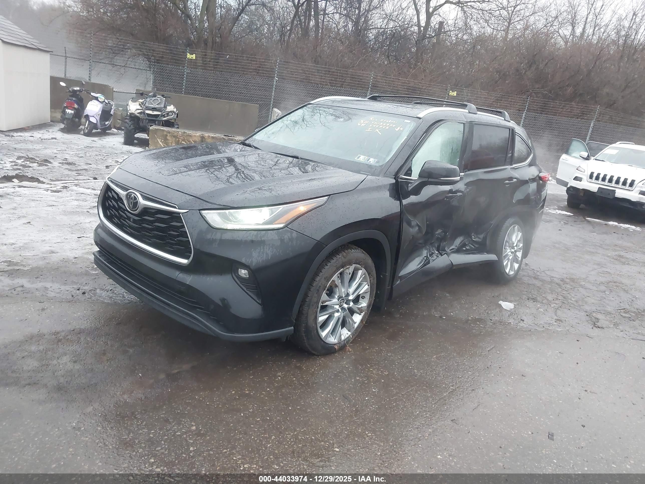 TOYOTA HIGHLANDER image 2