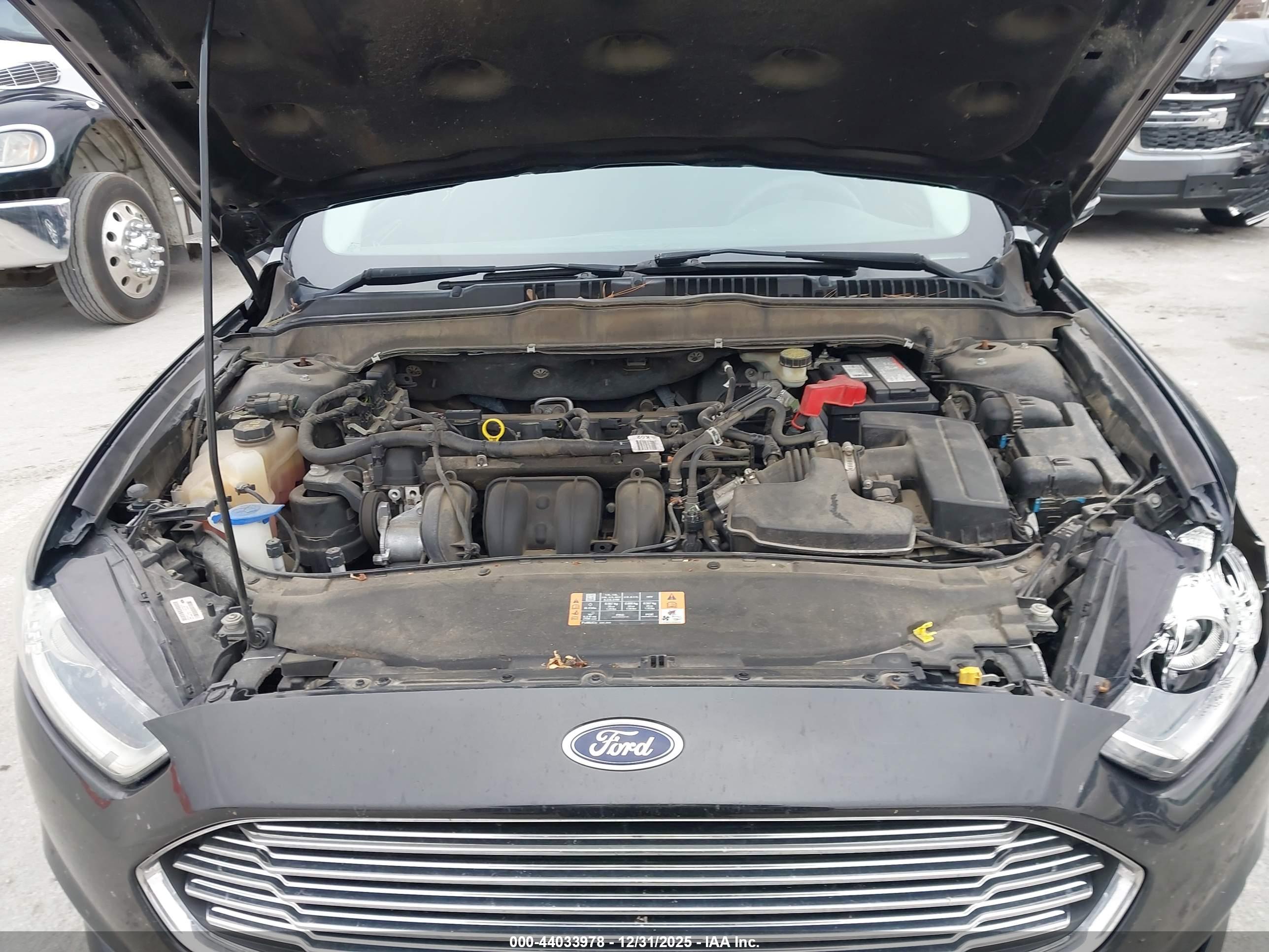 FORD FUSION image 10