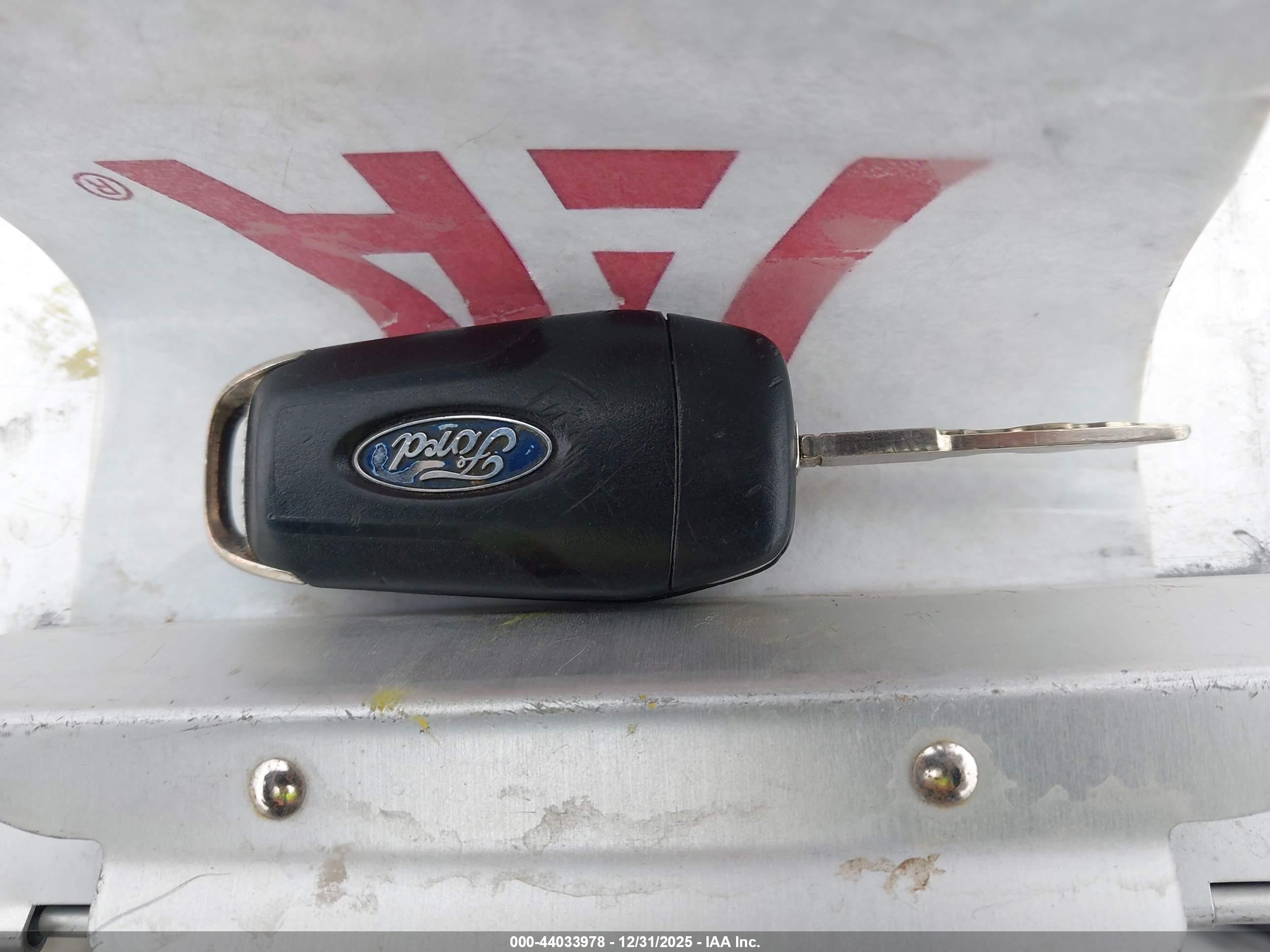 FORD FUSION image 11
