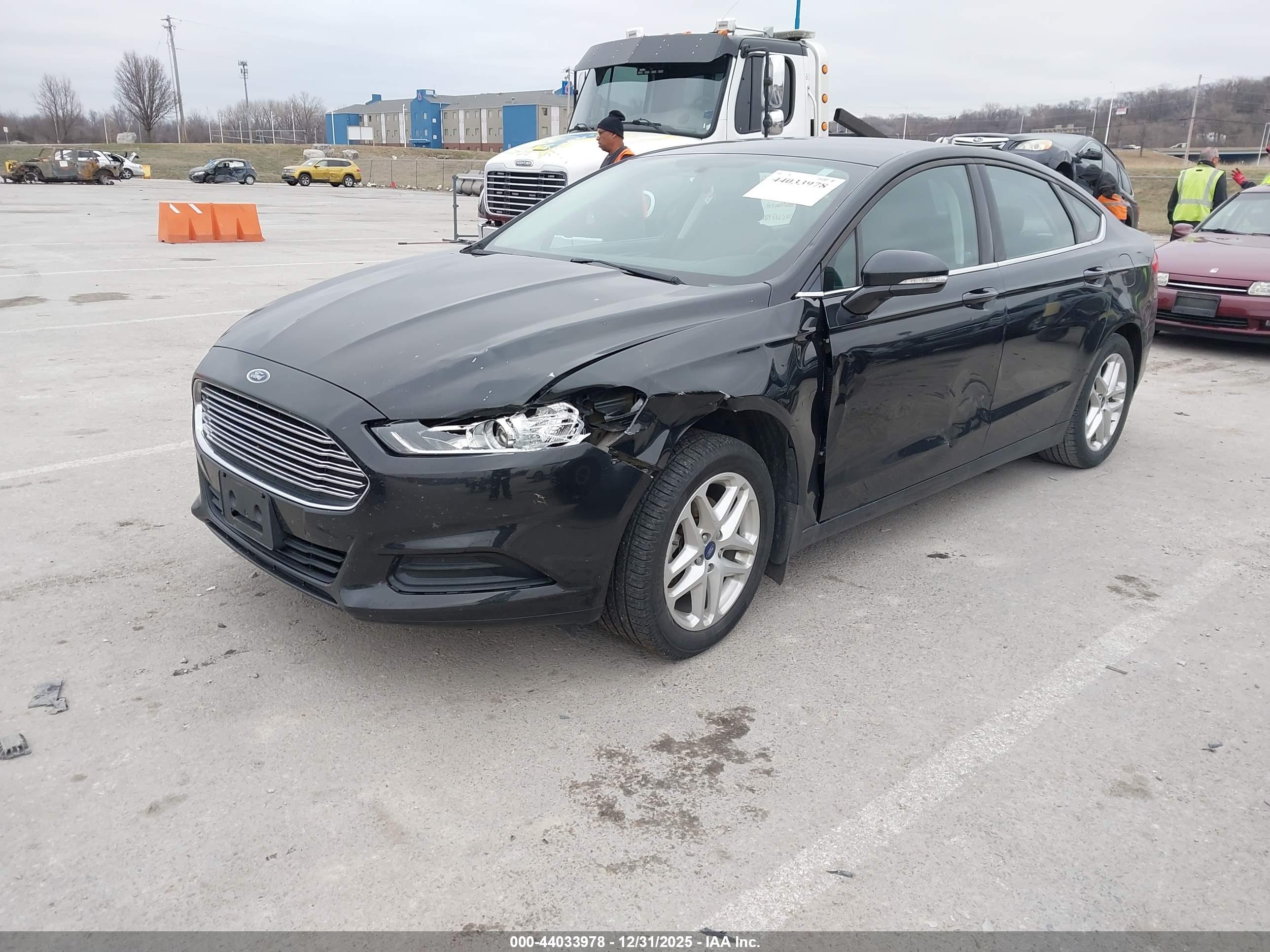 FORD FUSION image 2