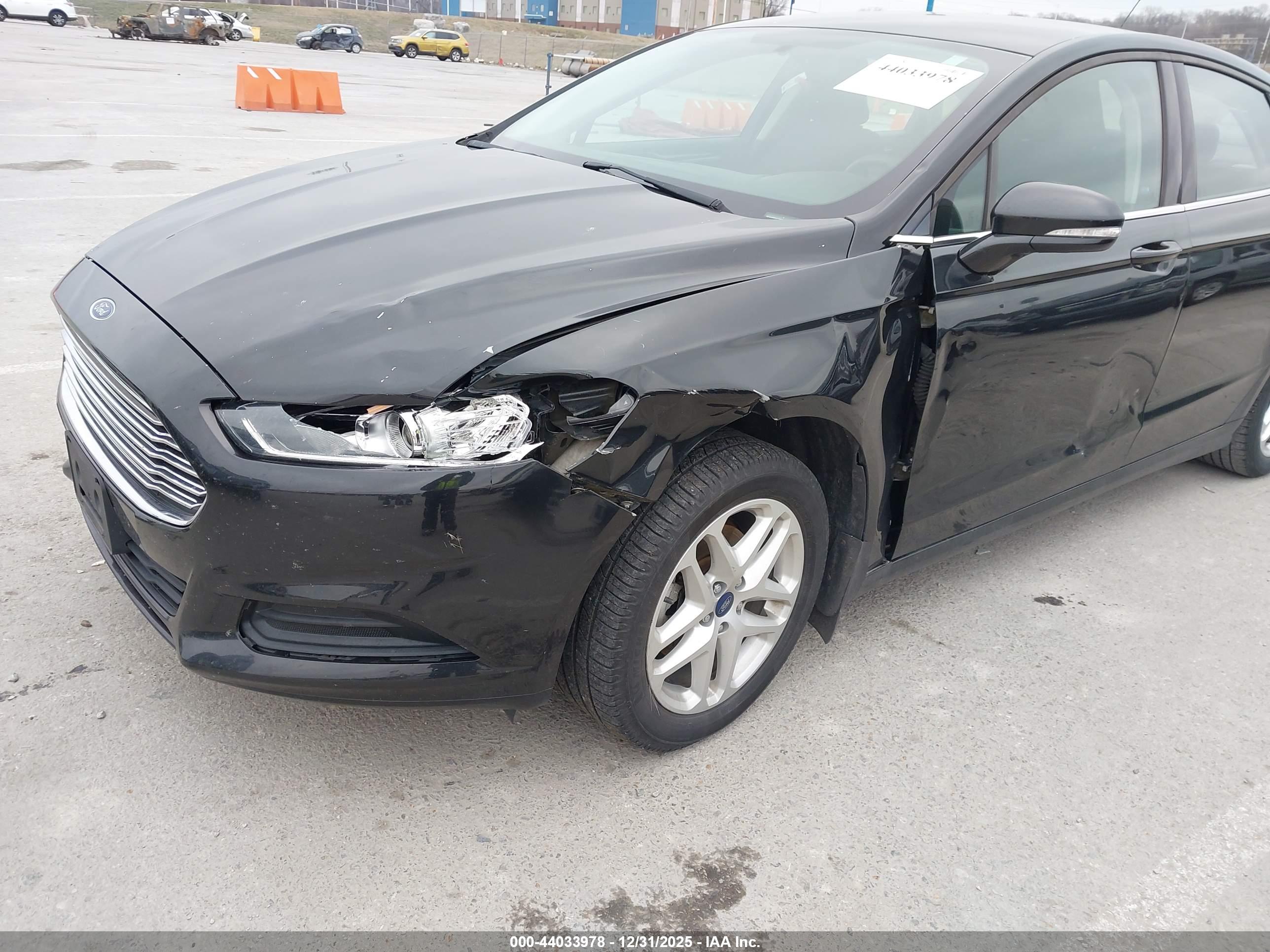 FORD FUSION image 6