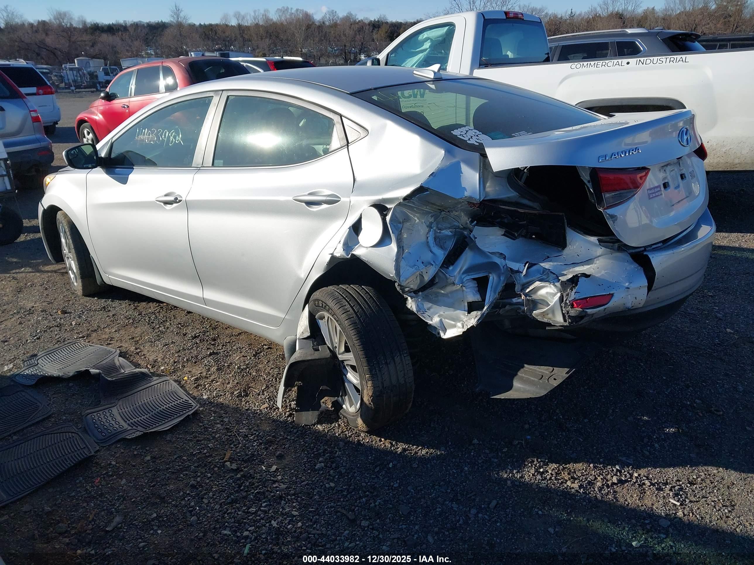 HYUNDAI ELANTRA image 3