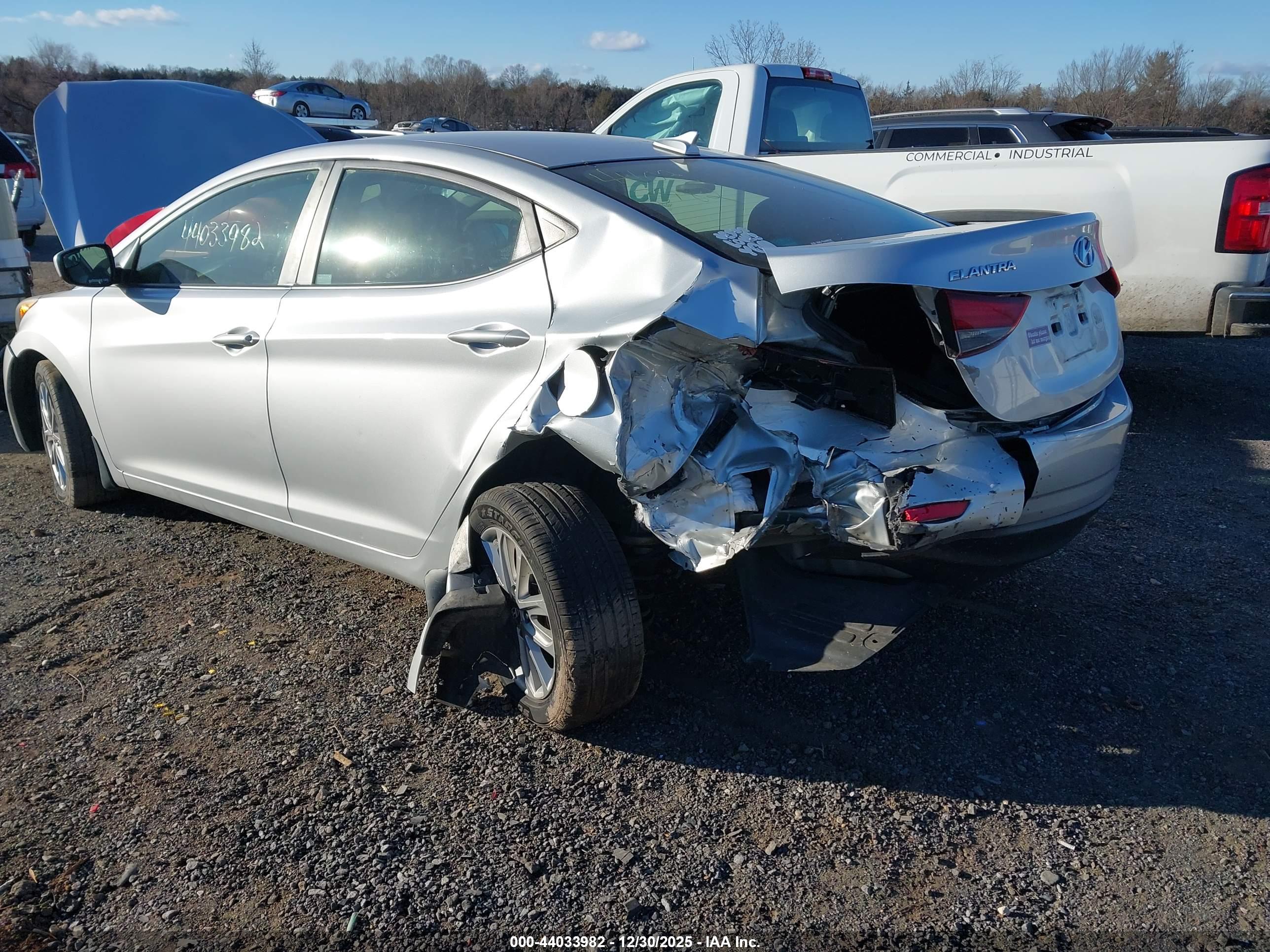 HYUNDAI ELANTRA image 6