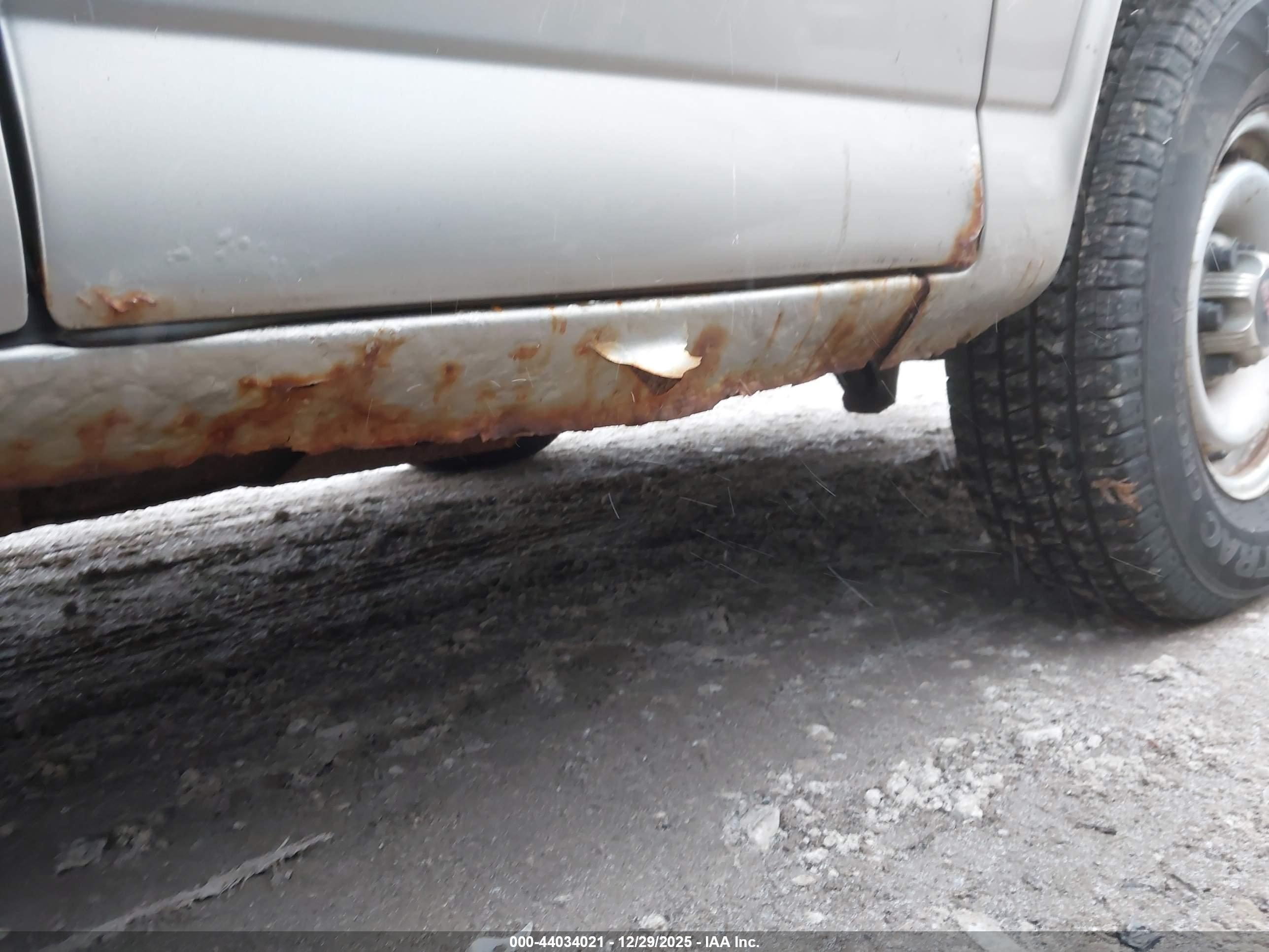 GMC SAVANA image 6