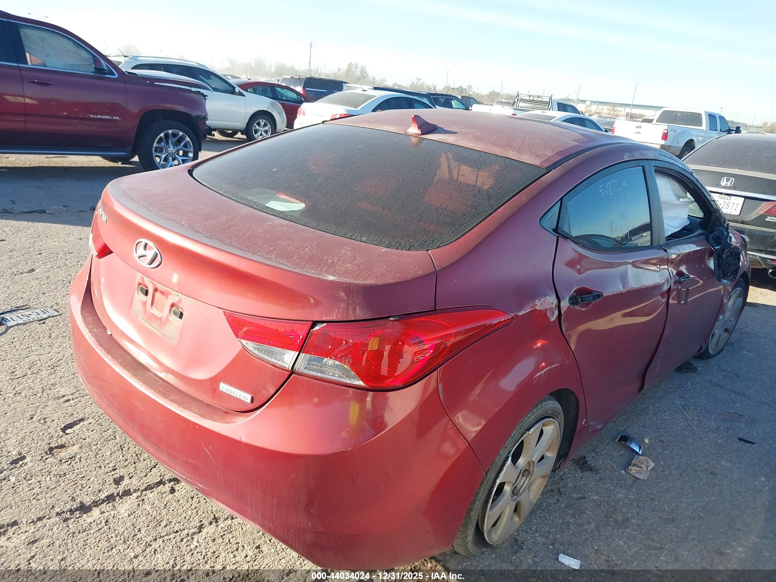 HYUNDAI ELANTRA image 4