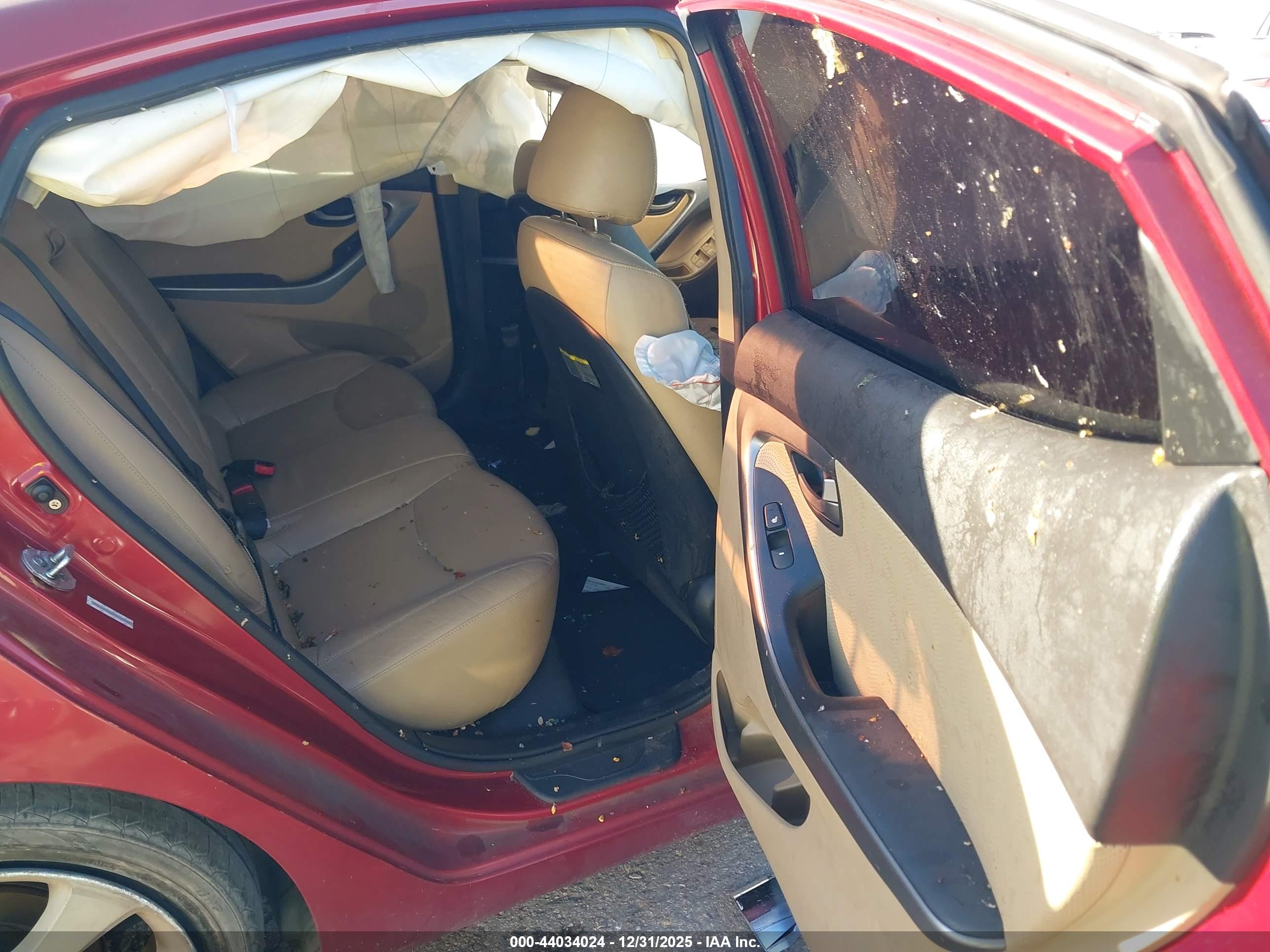 HYUNDAI ELANTRA image 8
