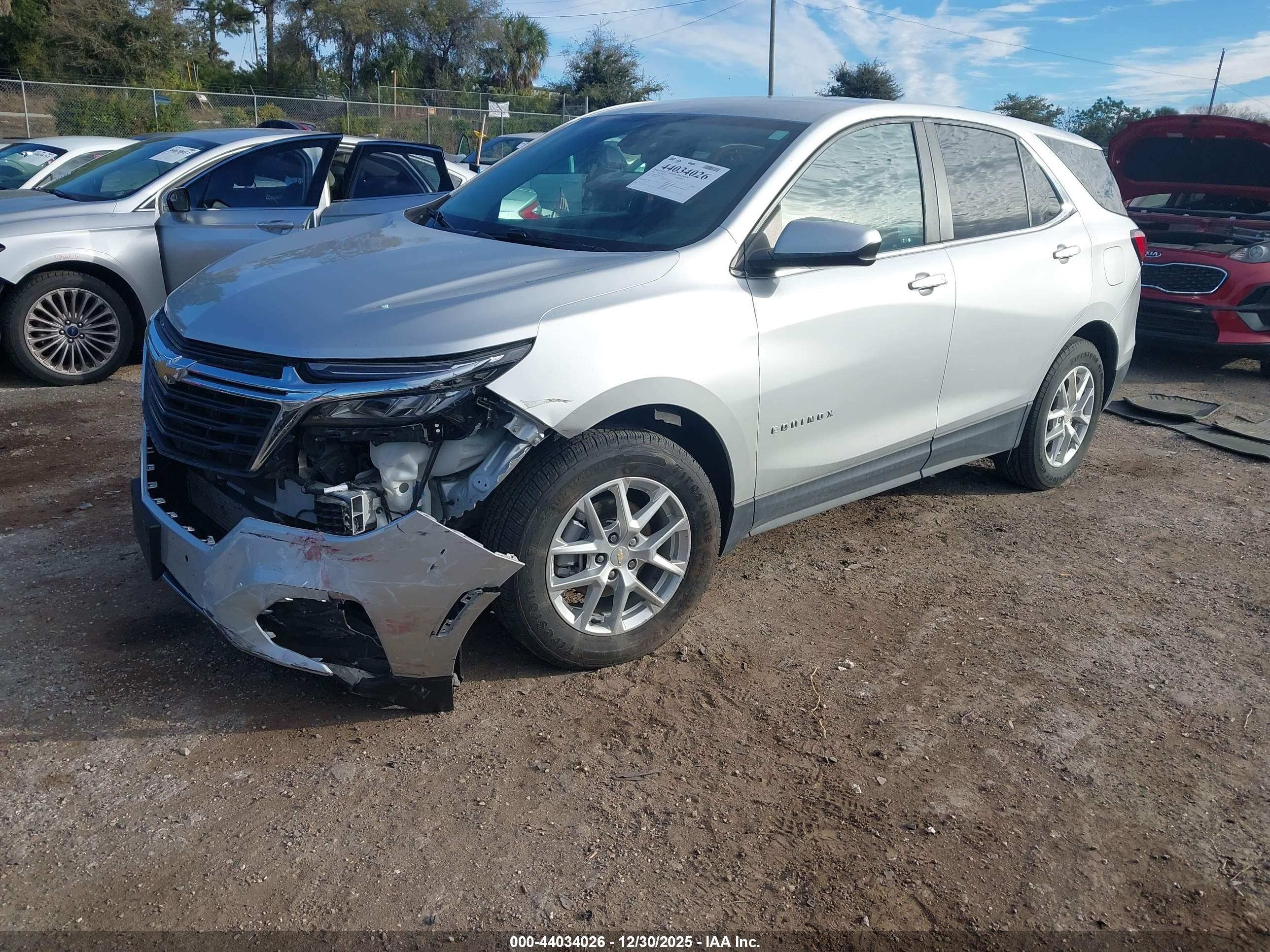 CHEVROLET EQUINOX image 2