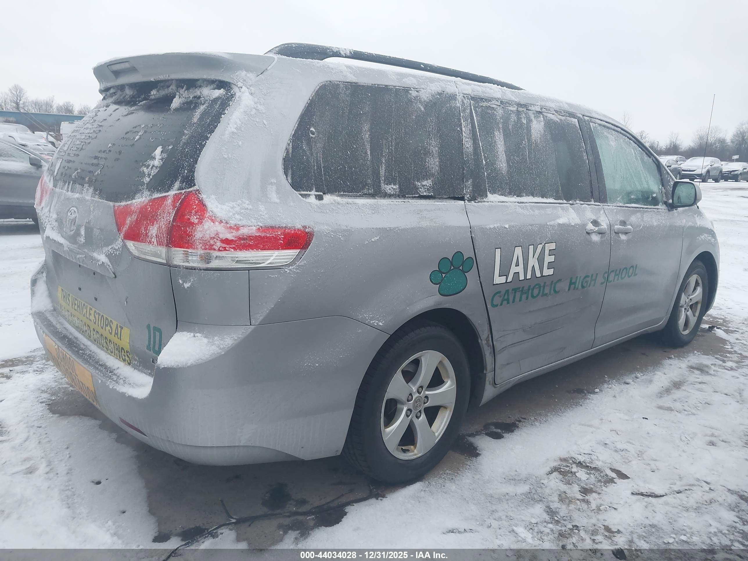 TOYOTA SIENNA image 4