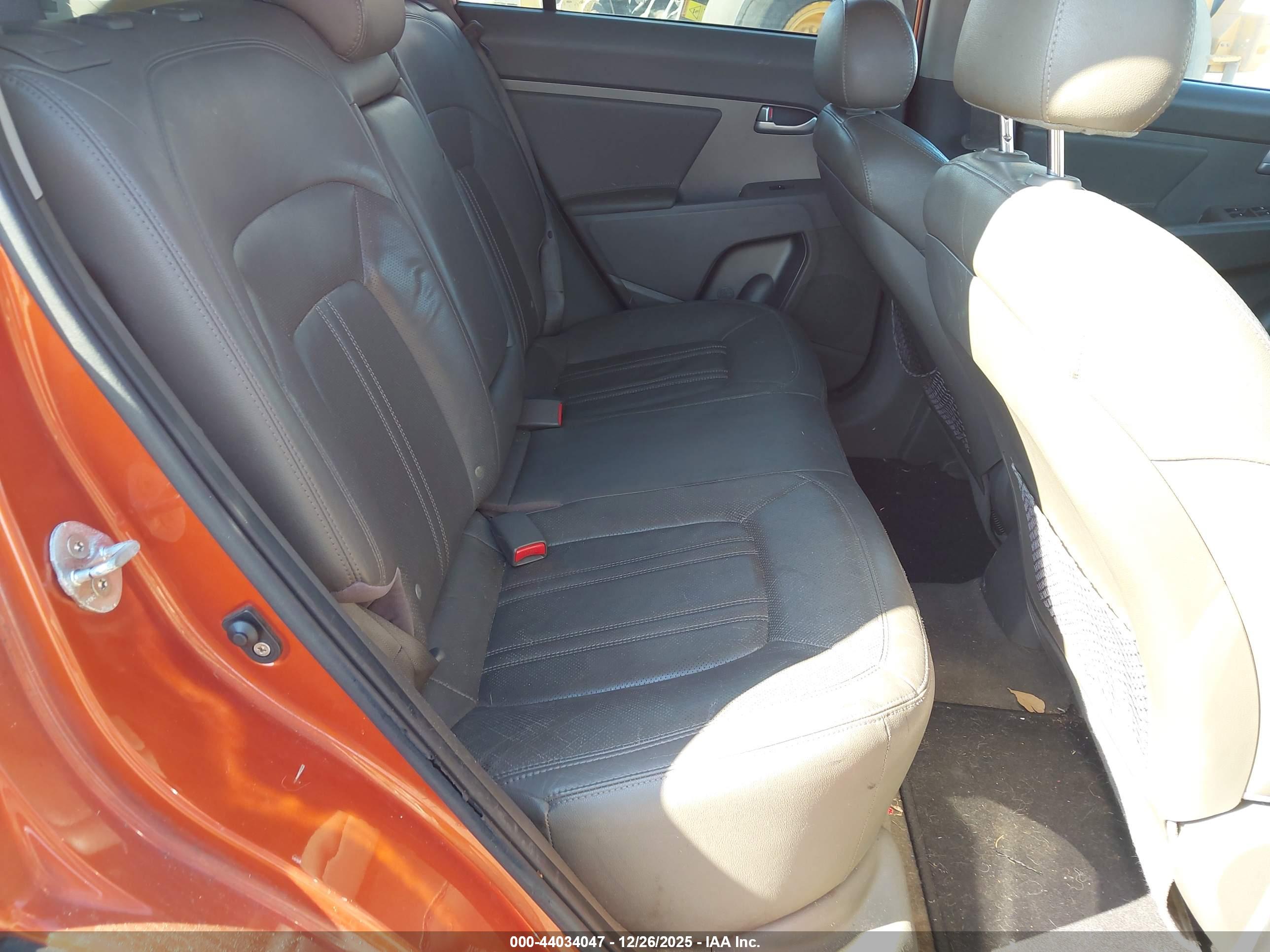 KIA SPORTAGE image 8