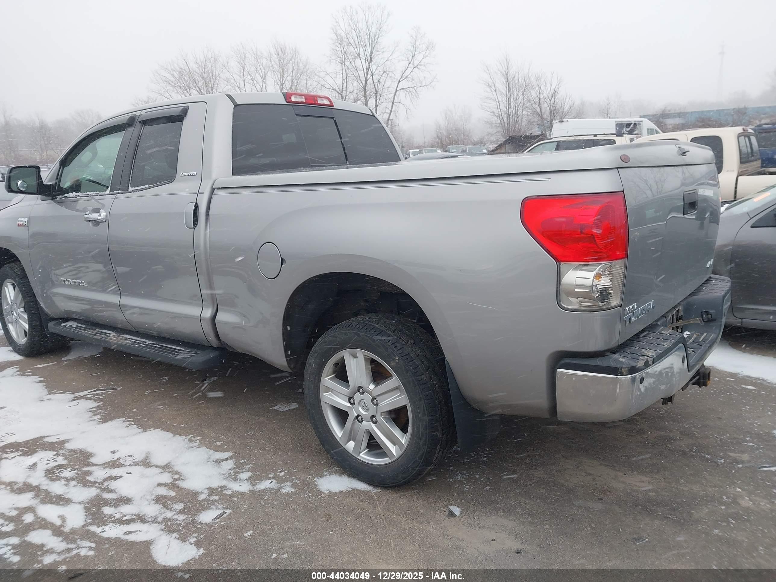 TOYOTA TUNDRA image 3