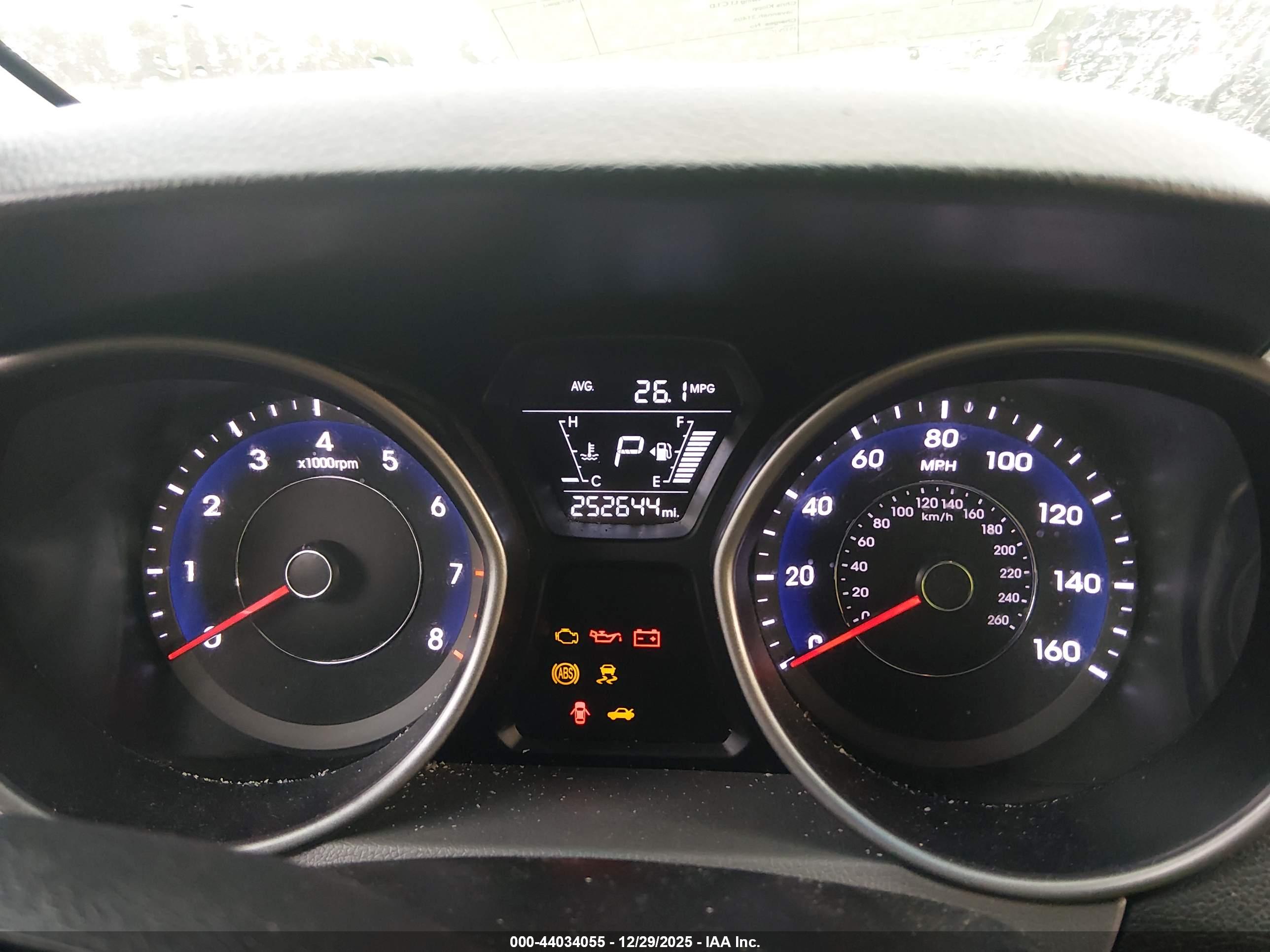 HYUNDAI ELANTRA image 7