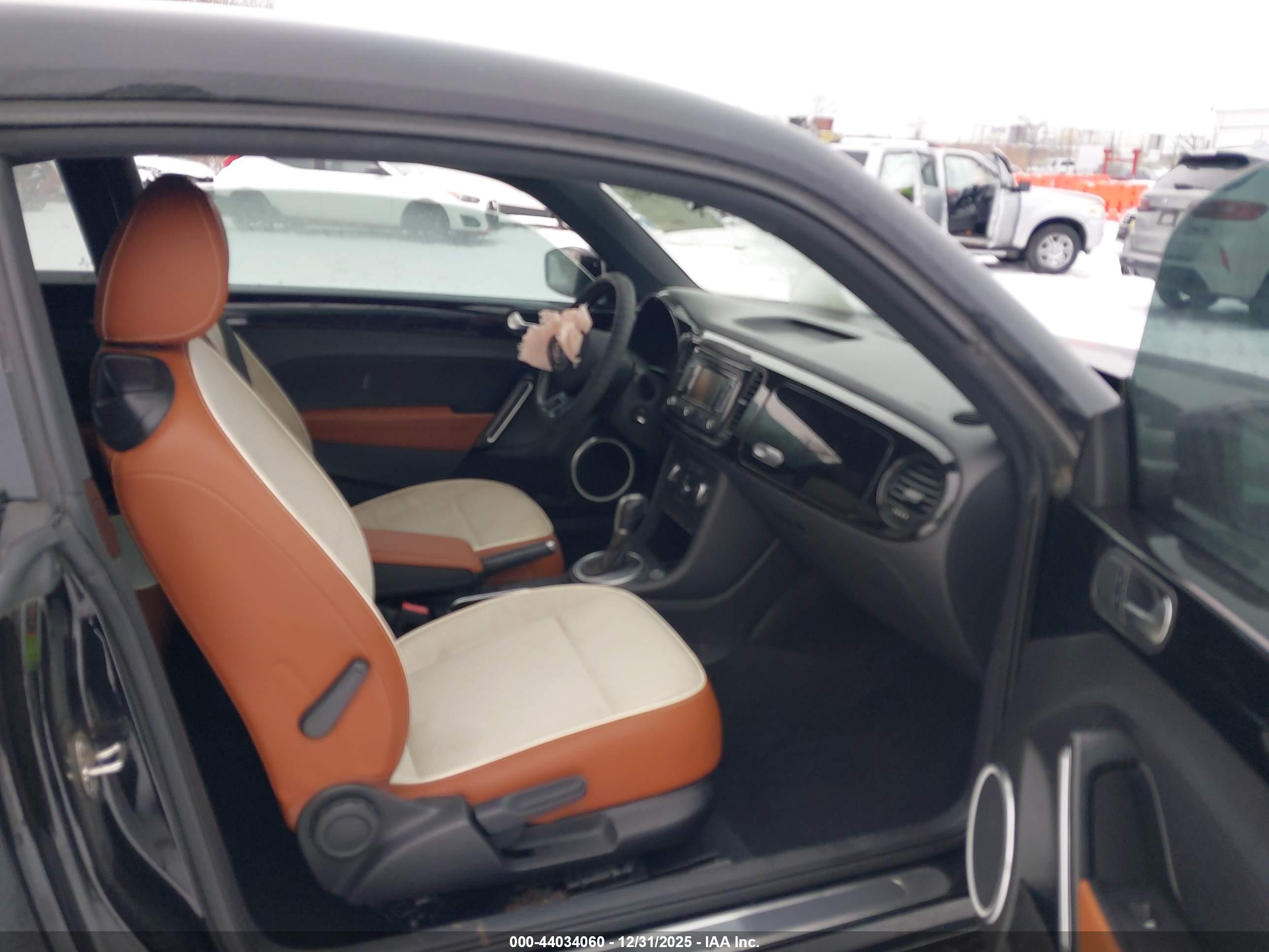 VOLKSWAGEN BEETLE image 5