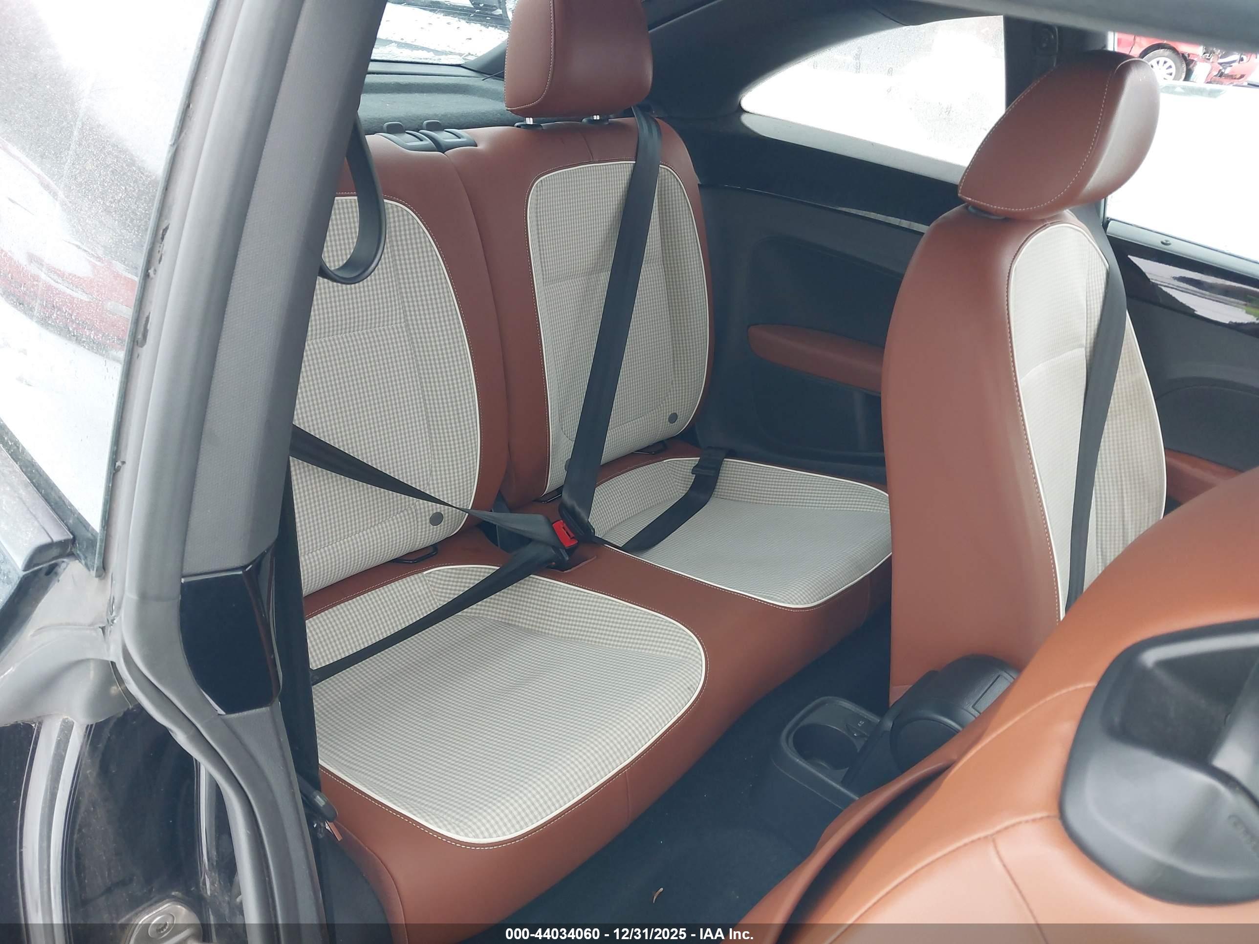 VOLKSWAGEN BEETLE image 8
