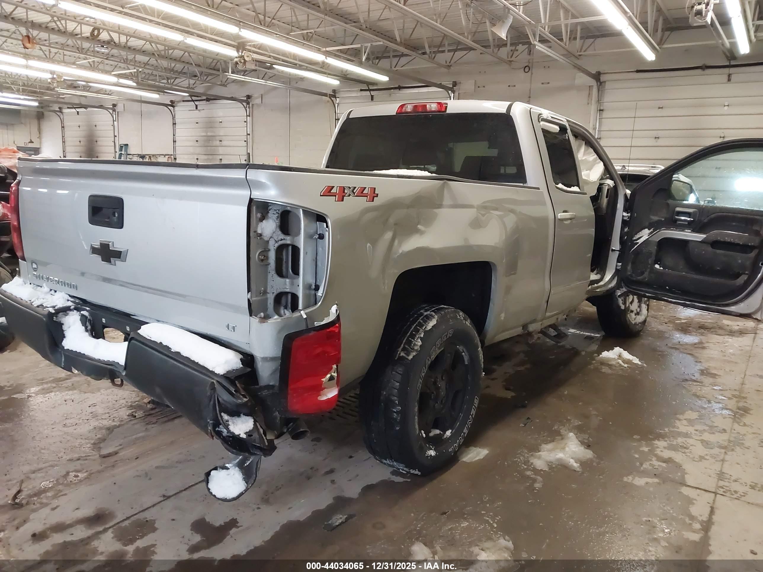 CHEVROLET SILVERADO image 4
