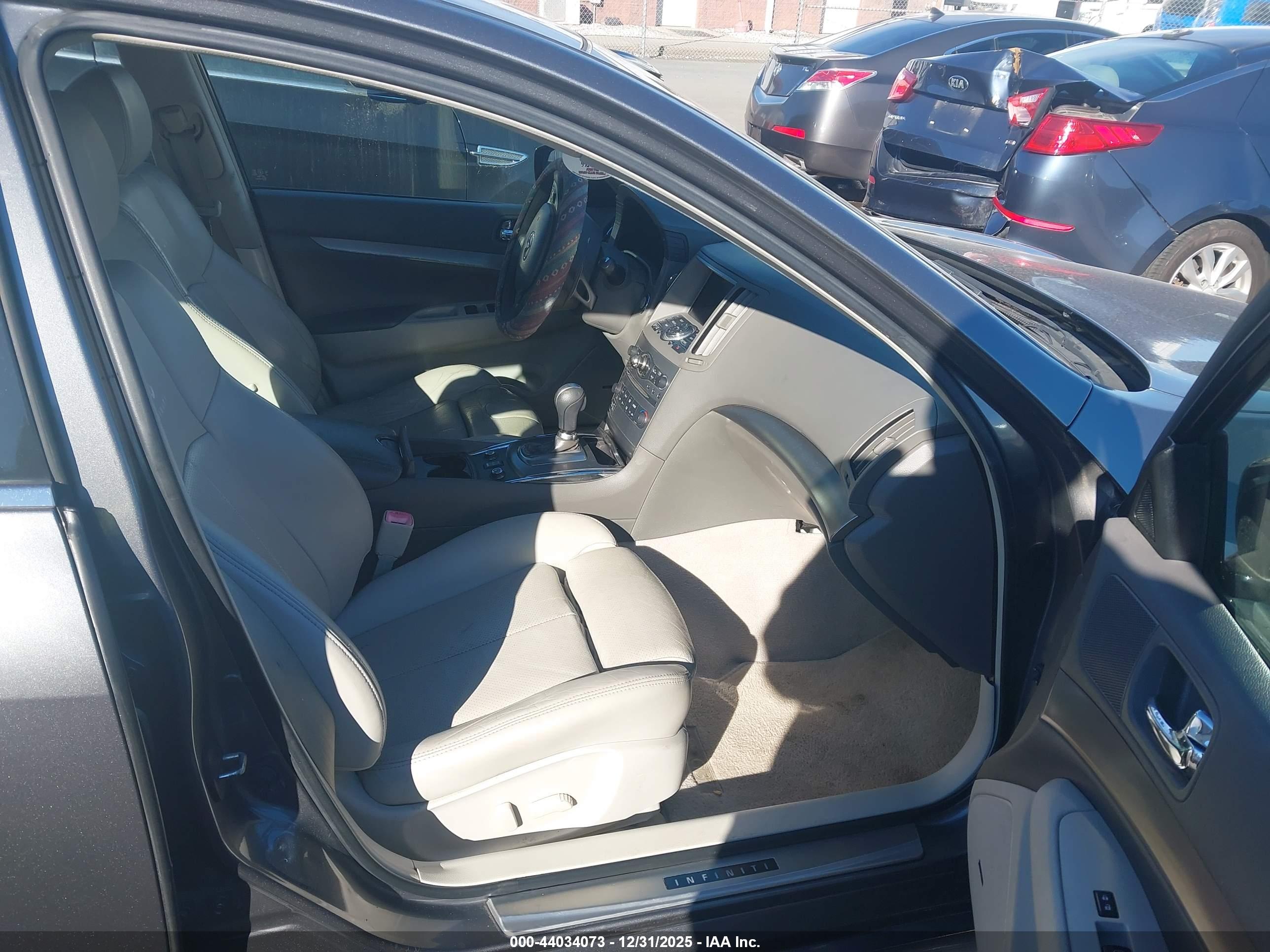 INFINITI G37X image 5