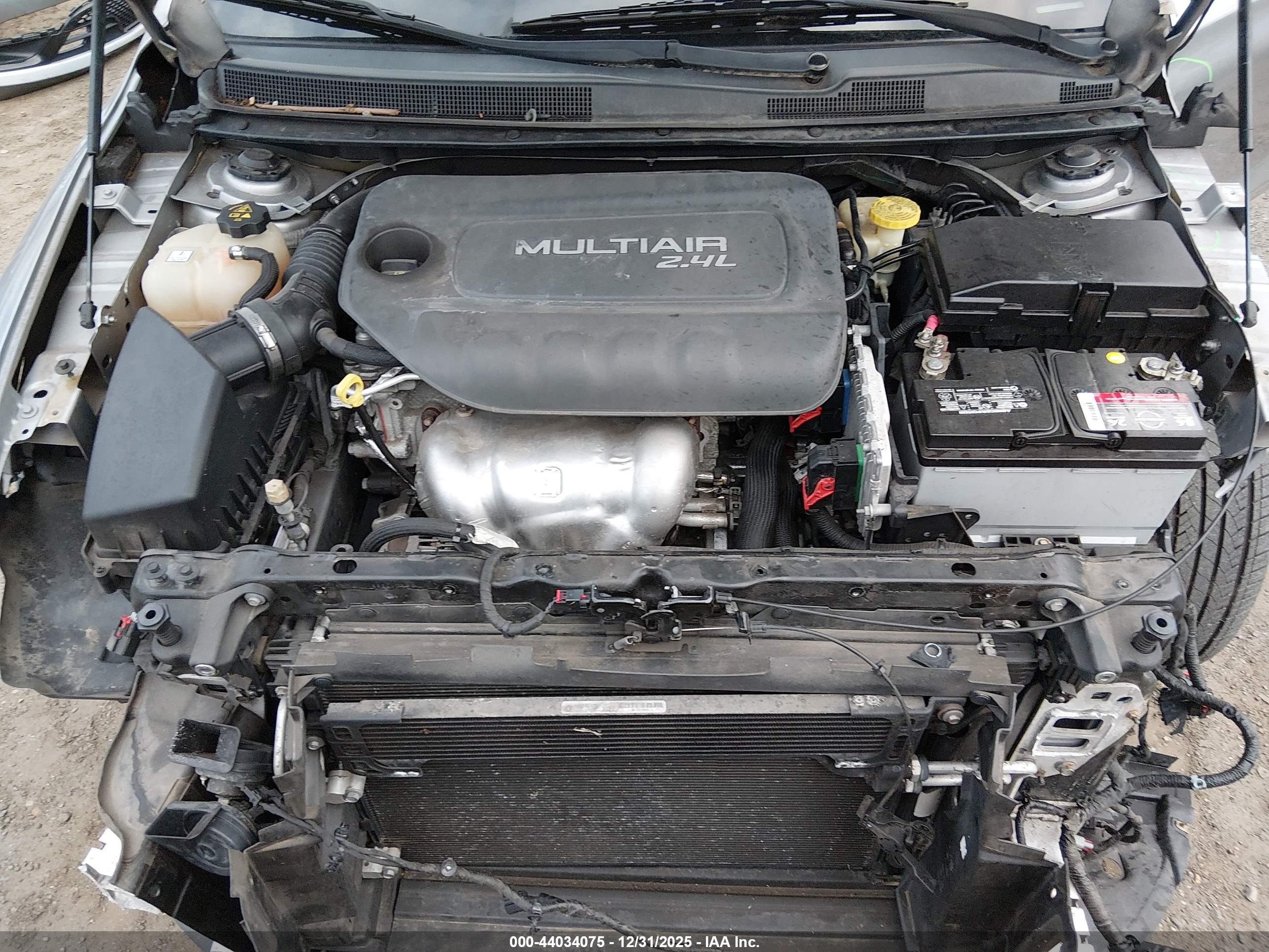 CHRYSLER 200 image 10