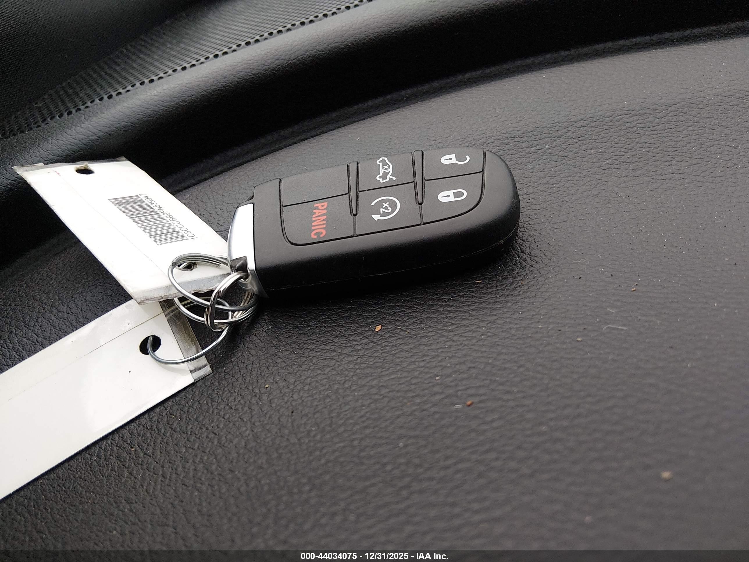 CHRYSLER 200 image 11