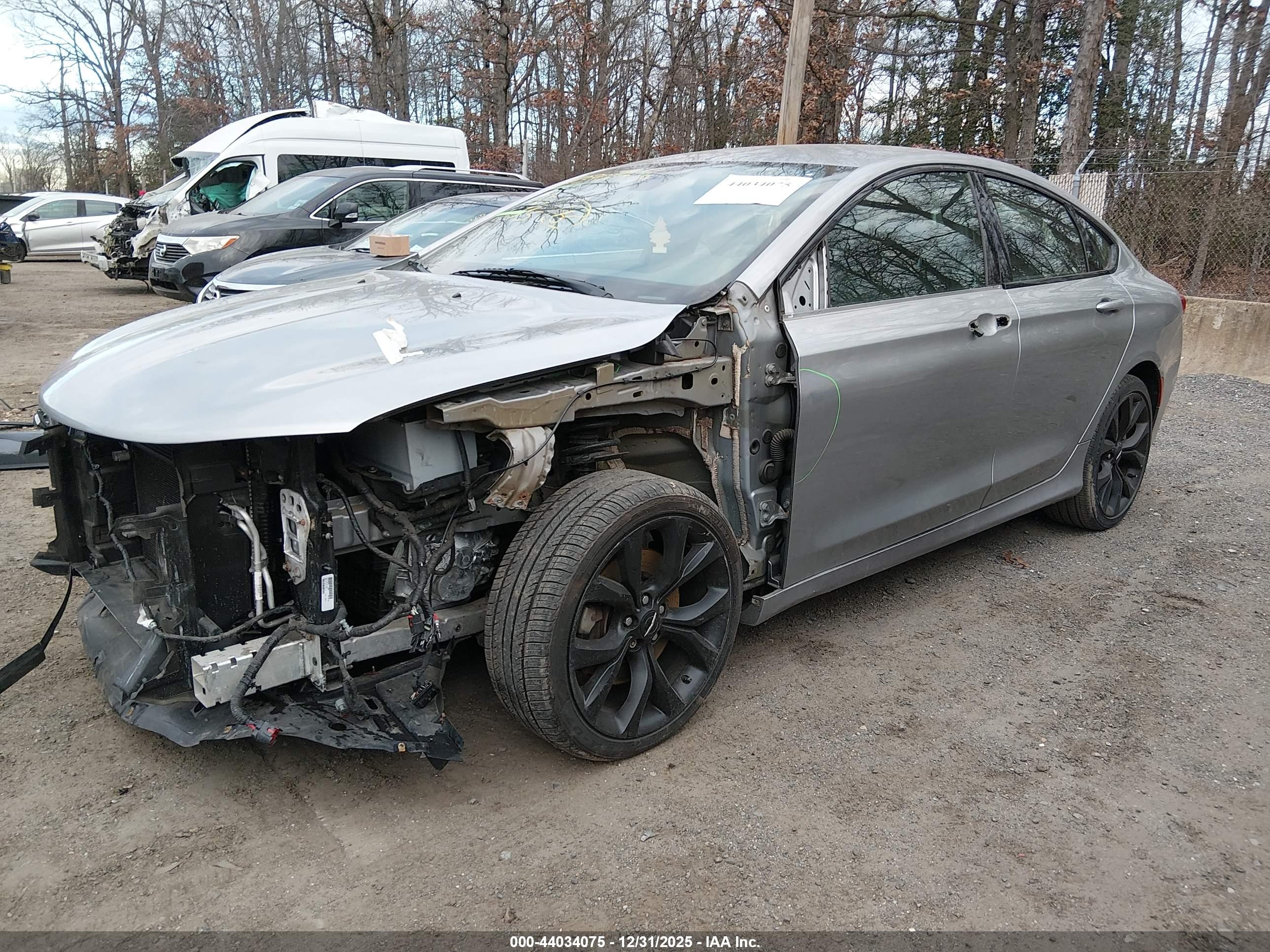 CHRYSLER 200 image 2