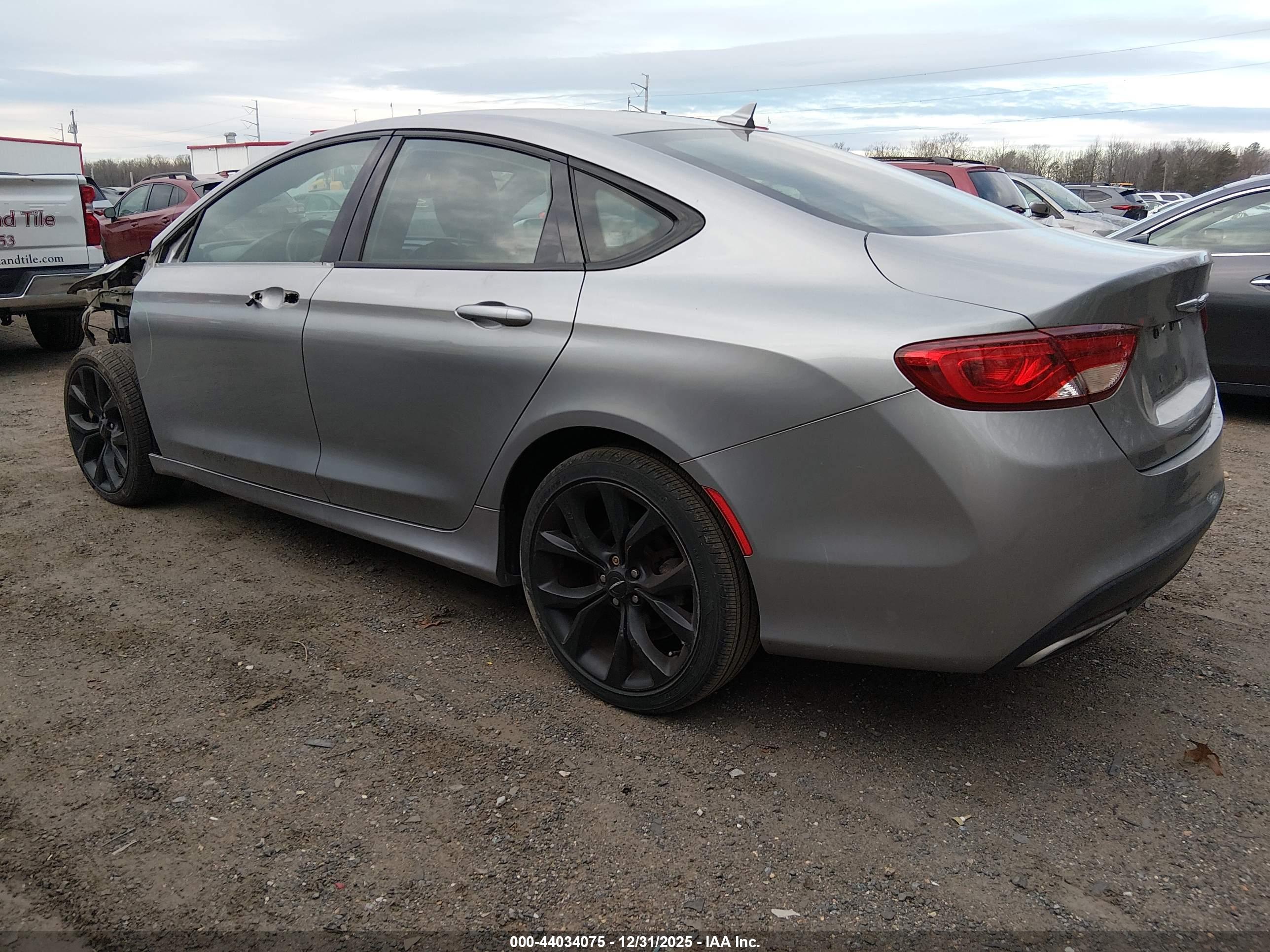 CHRYSLER 200 image 3