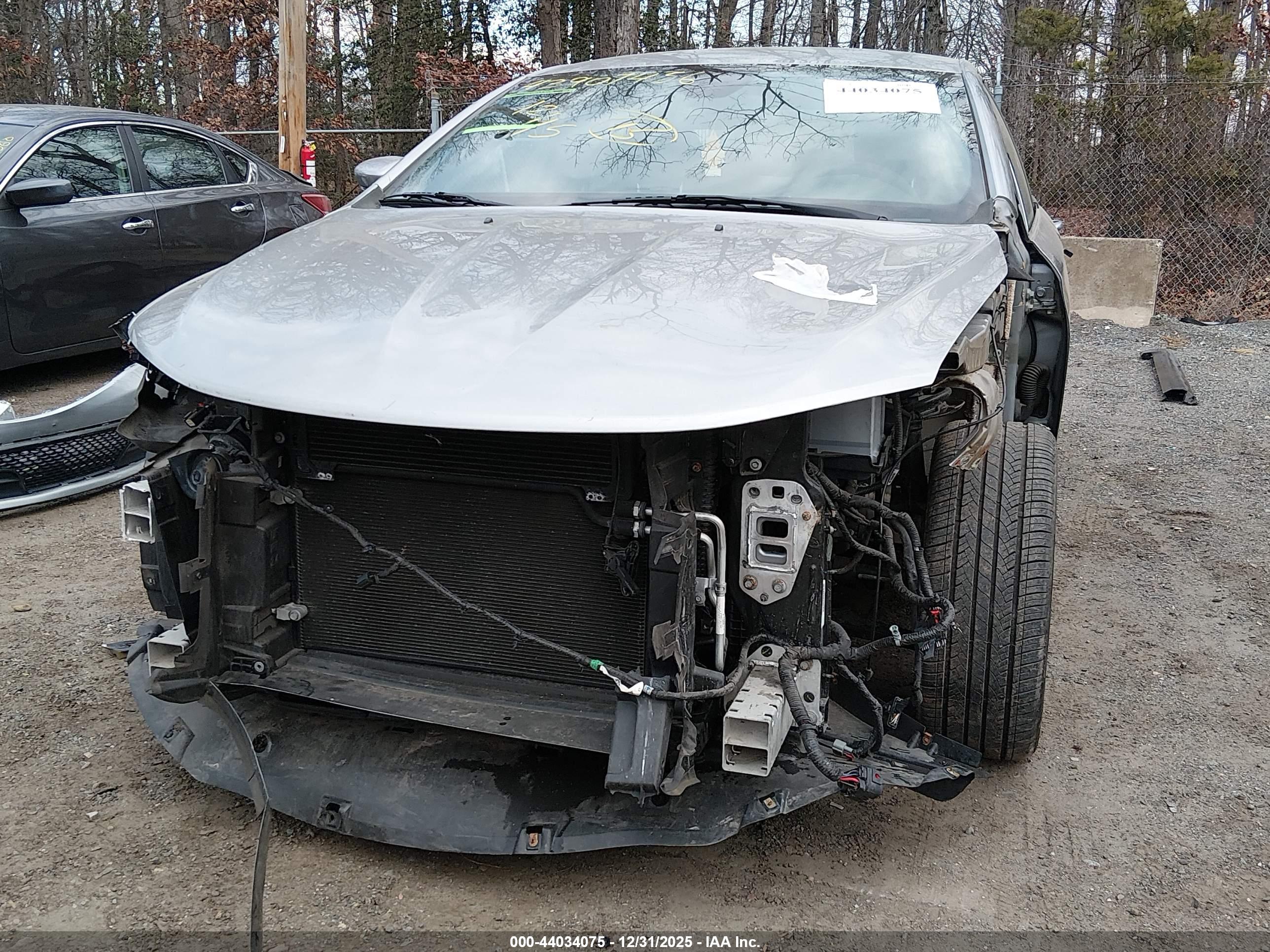 CHRYSLER 200 image 6