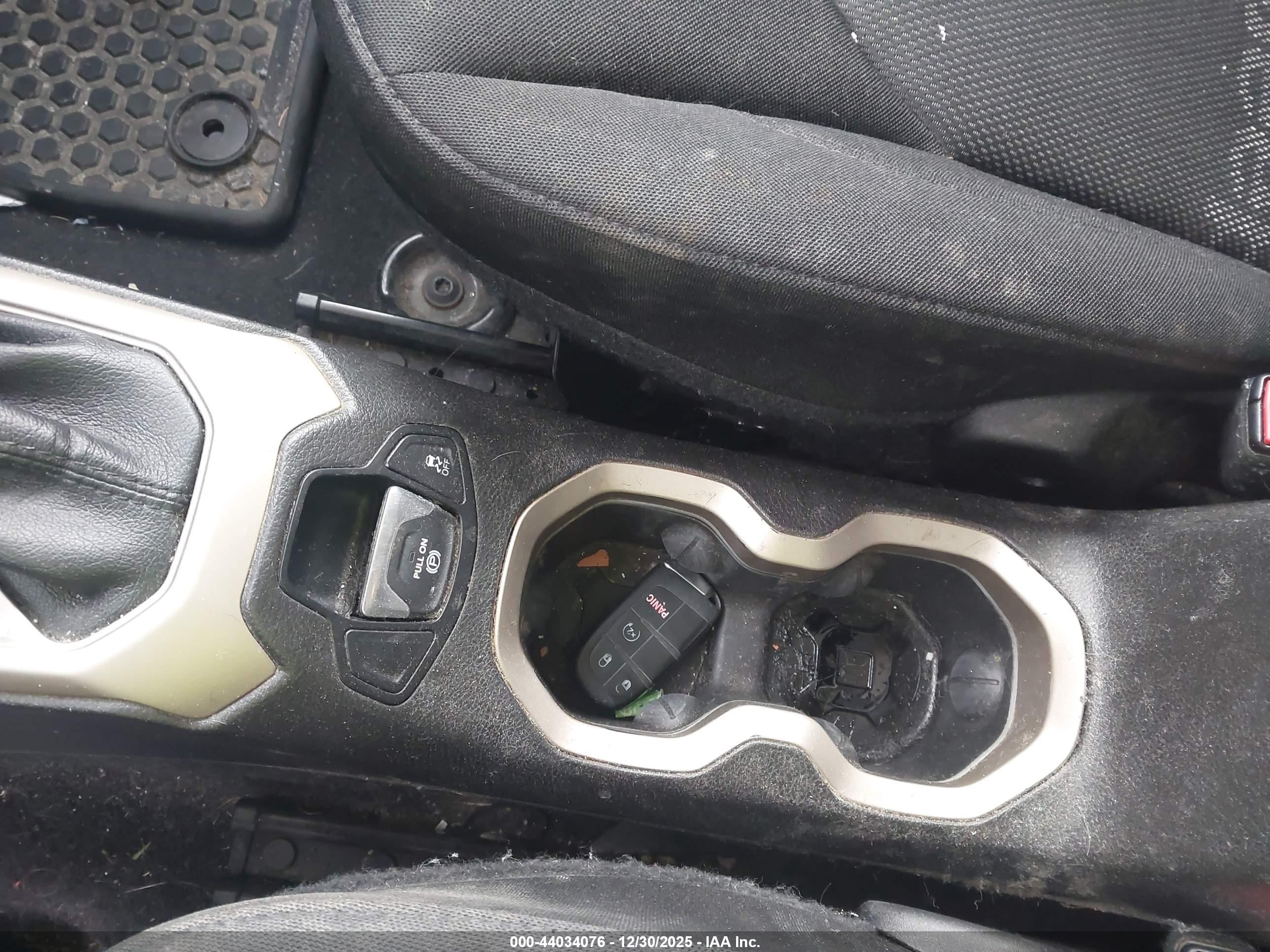 JEEP RENEGADE image 11