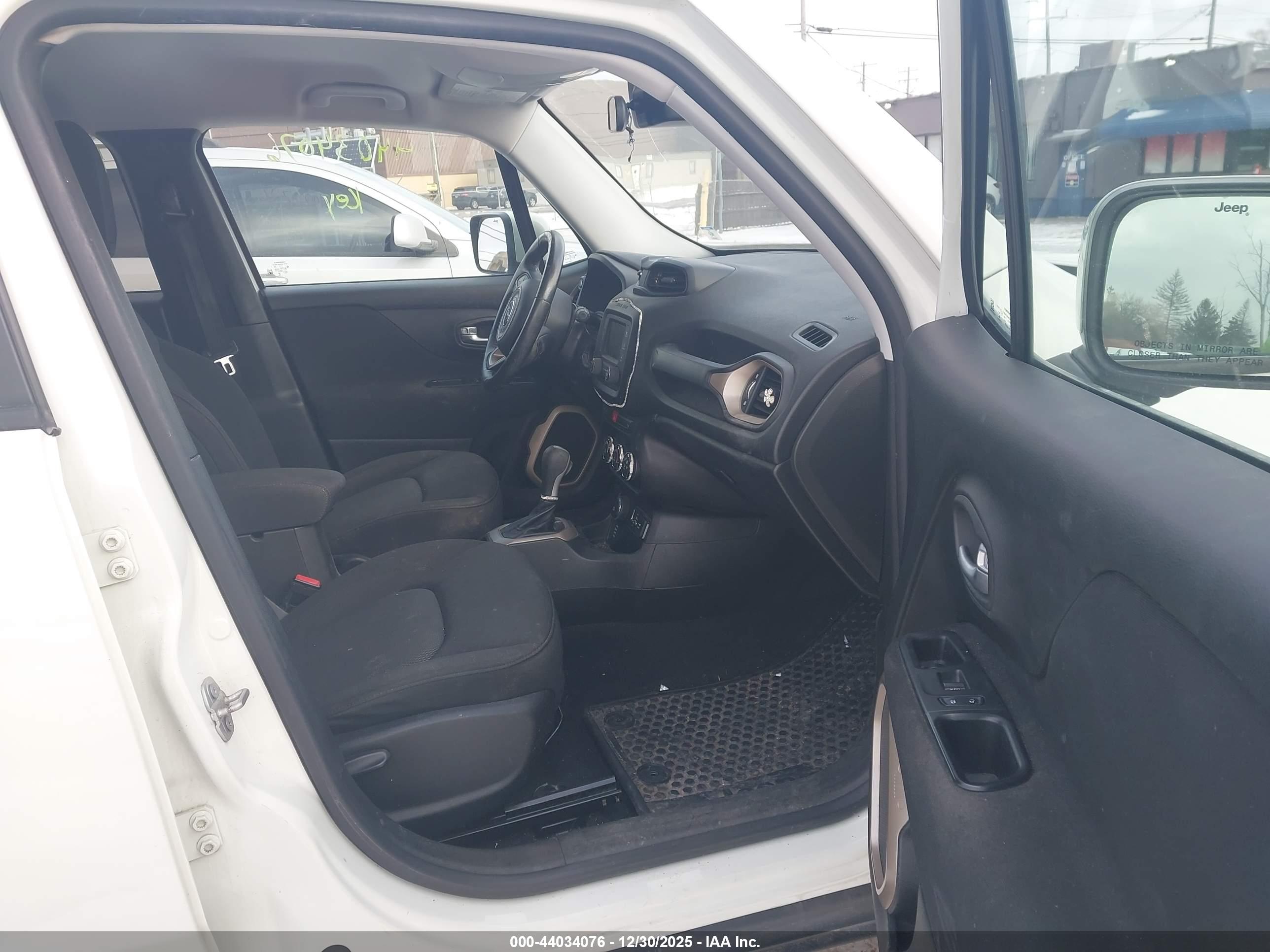 JEEP RENEGADE image 5