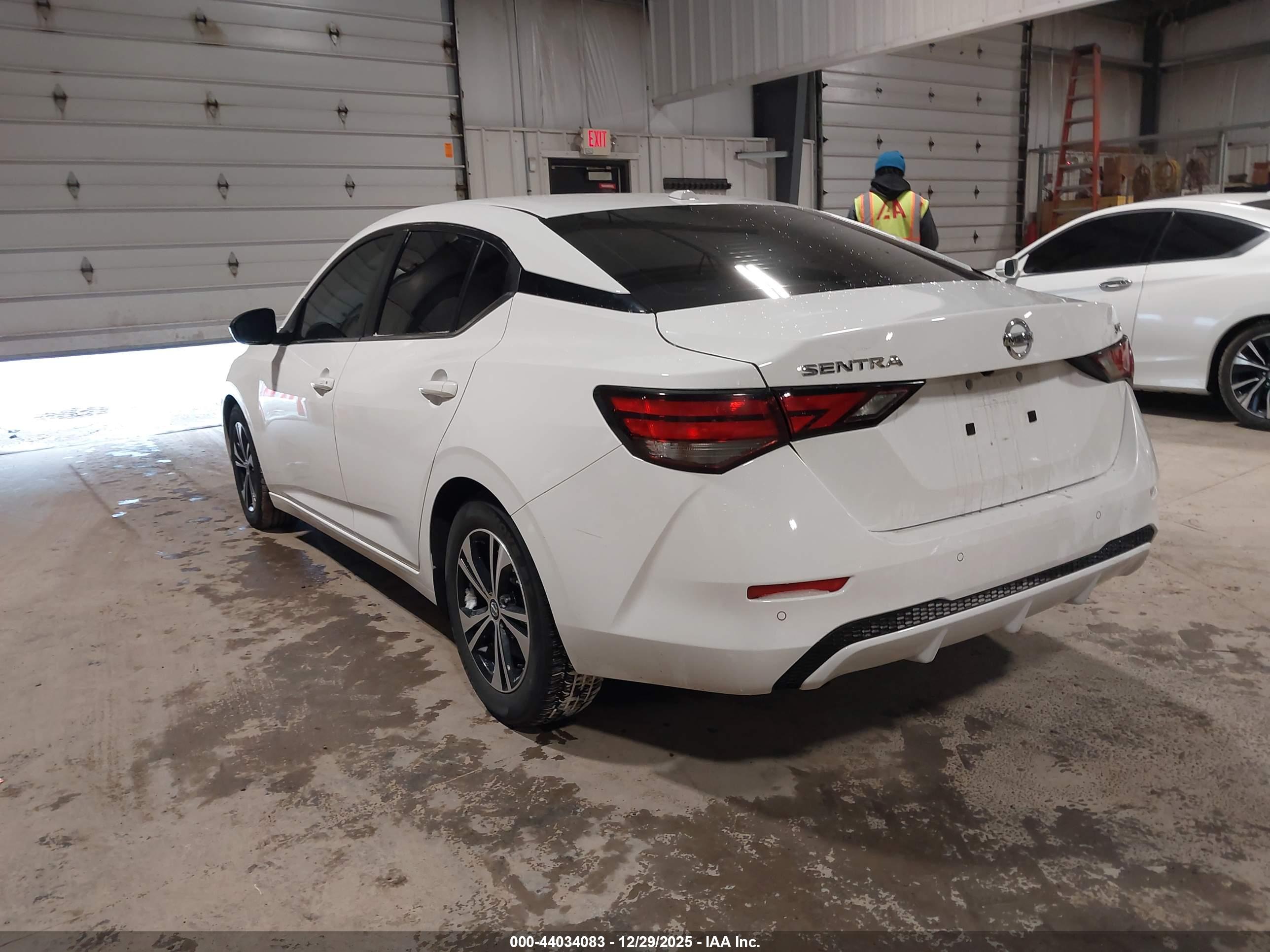 NISSAN SENTRA image 3