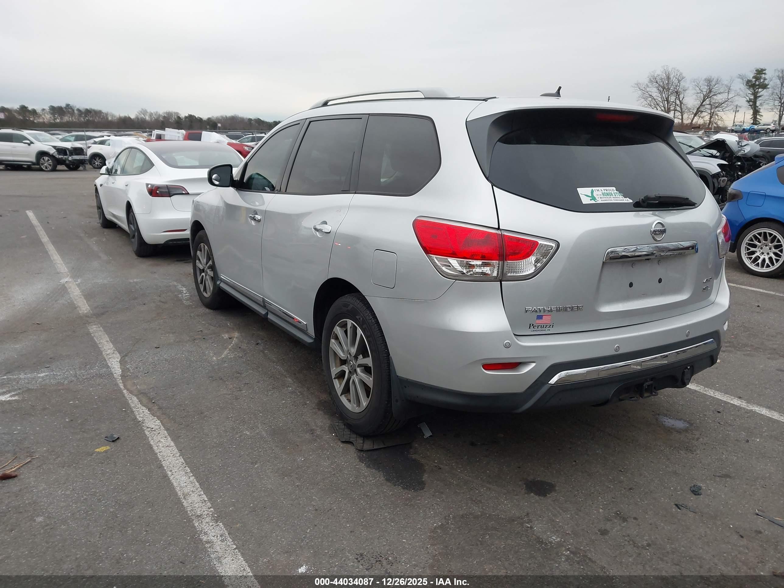 NISSAN PATHFINDER image 3