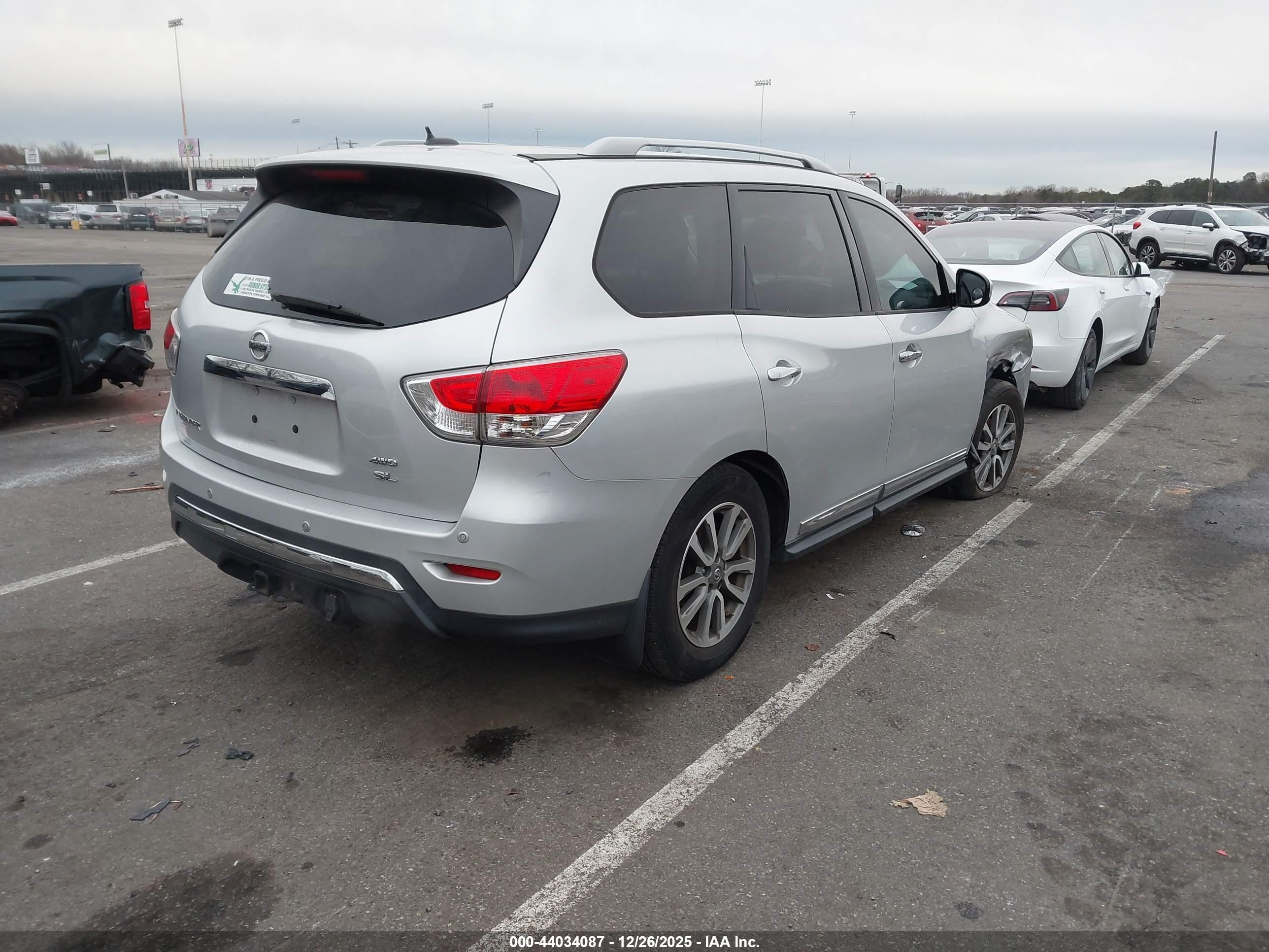 NISSAN PATHFINDER image 4