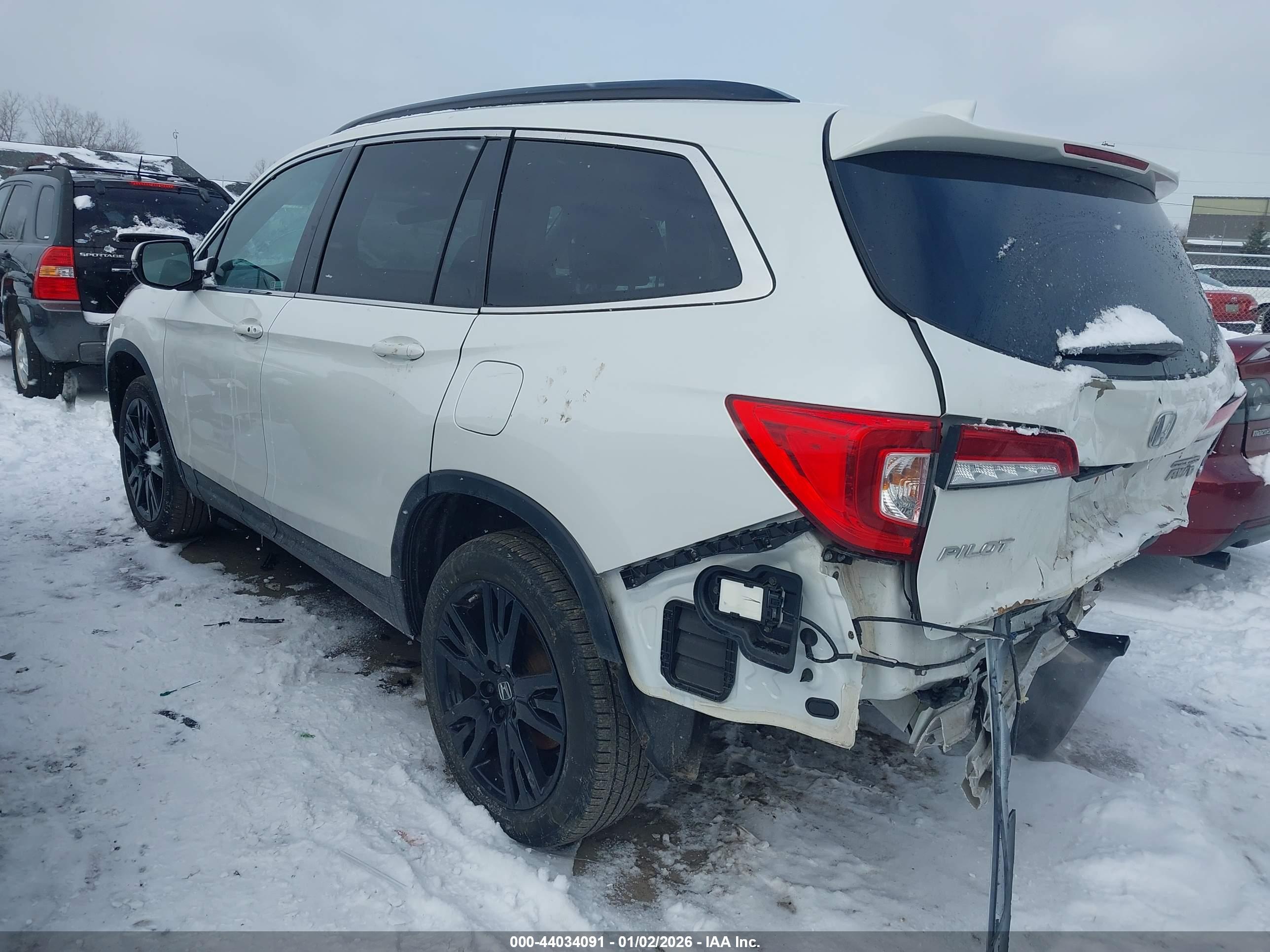 HONDA PILOT image 3