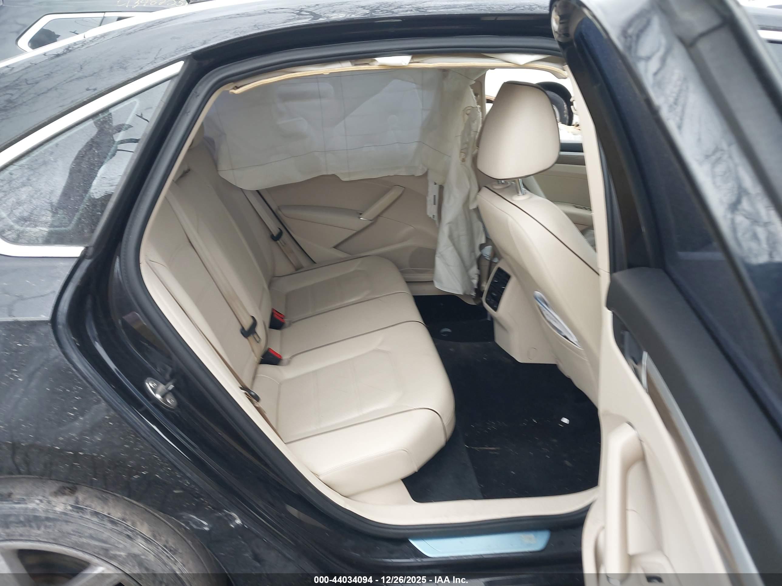 VOLKSWAGEN PASSAT image 8